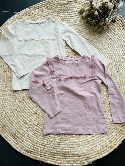 2x longsleeve Name It. Maat 110 2x longsleeve Name It. Maat 110