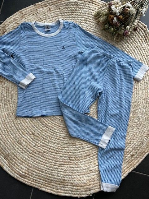 Pyjama Petit Bateau. Maat 116 Pyjama Petit Bateau. Maat 116