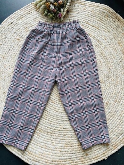 Broek Next. Maat 110 Broek Next. Maat 110