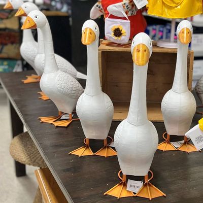 Giddy The Porch Goose Statue, Metal 21"