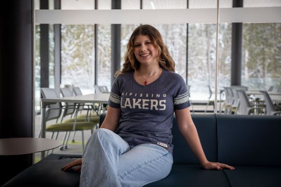 Women's V-Neck Lakers Tee