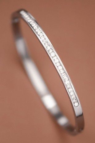 Stainless steel hinged bangle bracelet-Silver