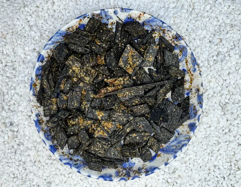 drzewo-agarowe-do-palenia-na-kominku-oud-bakhoor-premium (1)