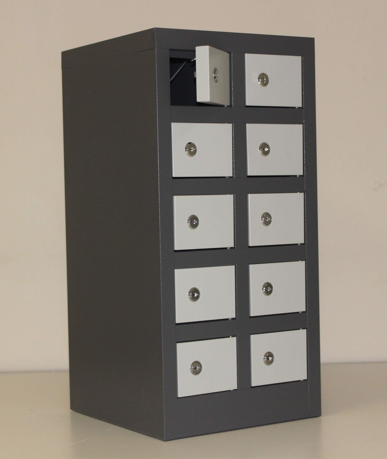 30 Compartment Cellphone Locker