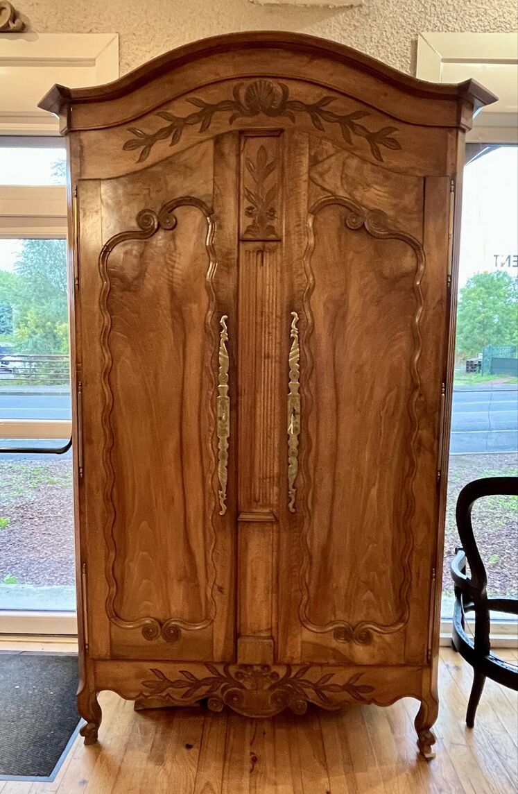 Armoire de mariage vendéenne Noyer XIXe siècle Armoire de mariage vendéenne Noyer XIXe siècle