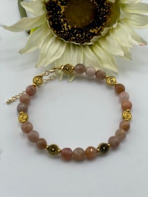 Champaign &amp; Apricot Marble Bracelet – Diamond-Cut Glass Beads with Antique Gold Accents on Sterling Silver Wire (Fits 8&quot;+)