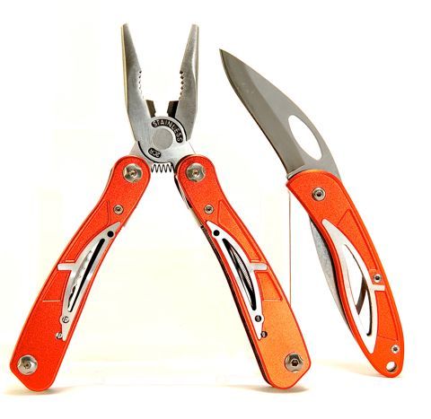 Multitool with knife – compact tool for pilots and technicians