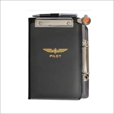 Kneeboard voor piloten met verstelbare band en ruimte voor checklist, kaarten en tablet – ideaal voor cockpitgebruik