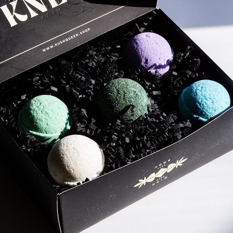 Kush Queen bath bomb 5 count box