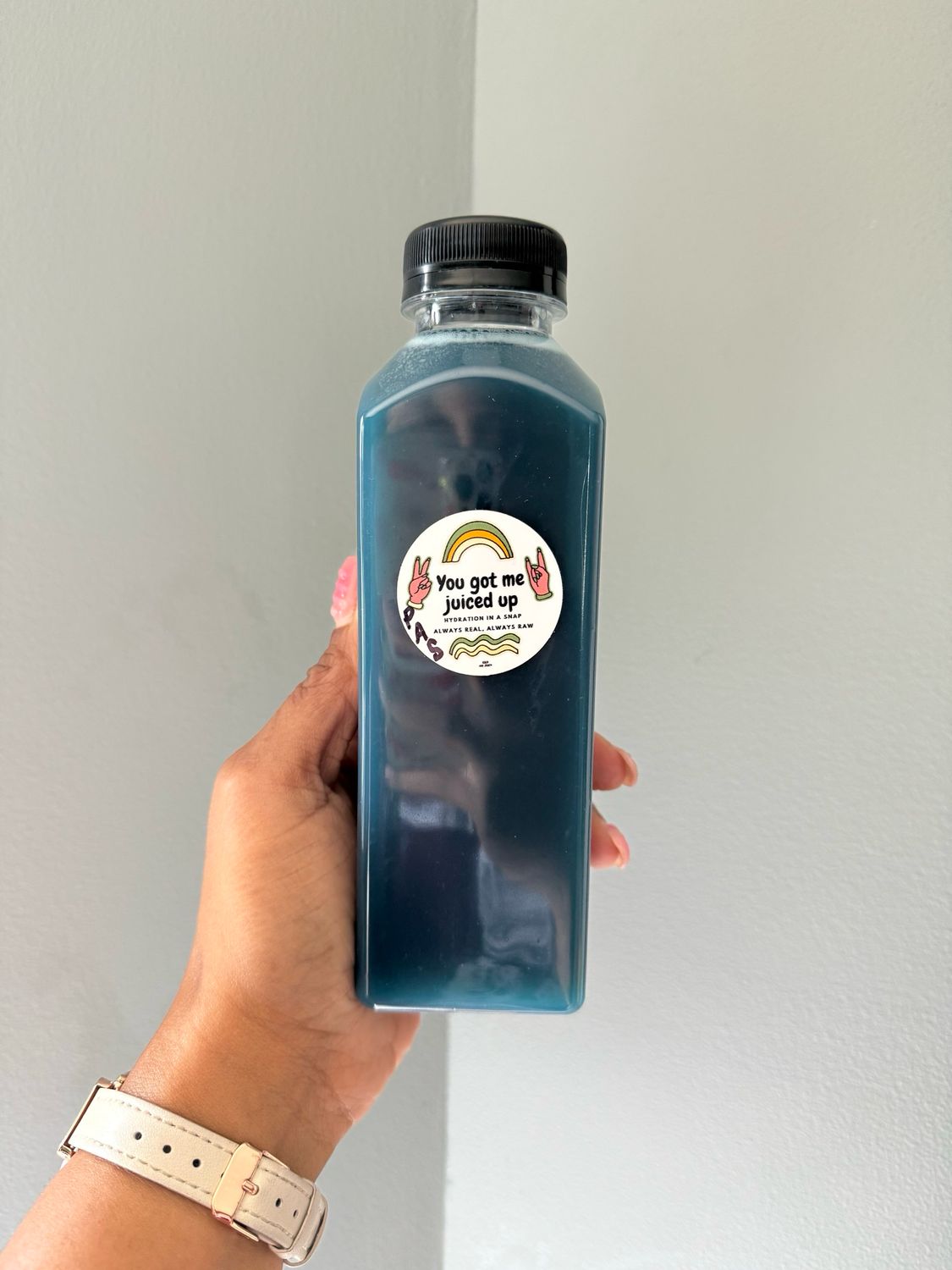 Ocean Breeze (16oz)  Apple, Pineapple, Grape, Blue Spirulina