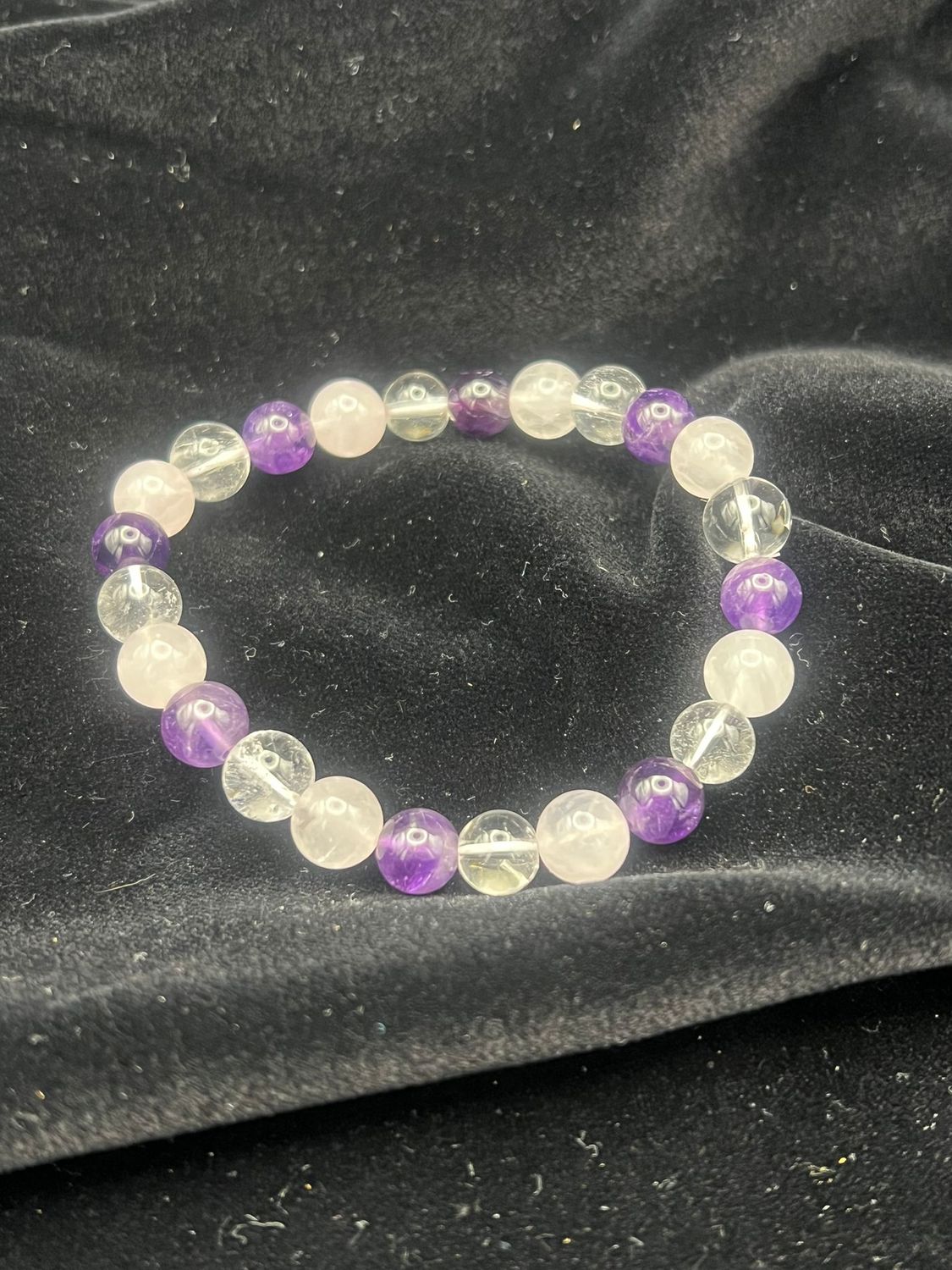 Dreiklang-Armband aus Amethyst, Rosenquarz & Bergkristall – Harmonie, Herzenskraft und Klarheit