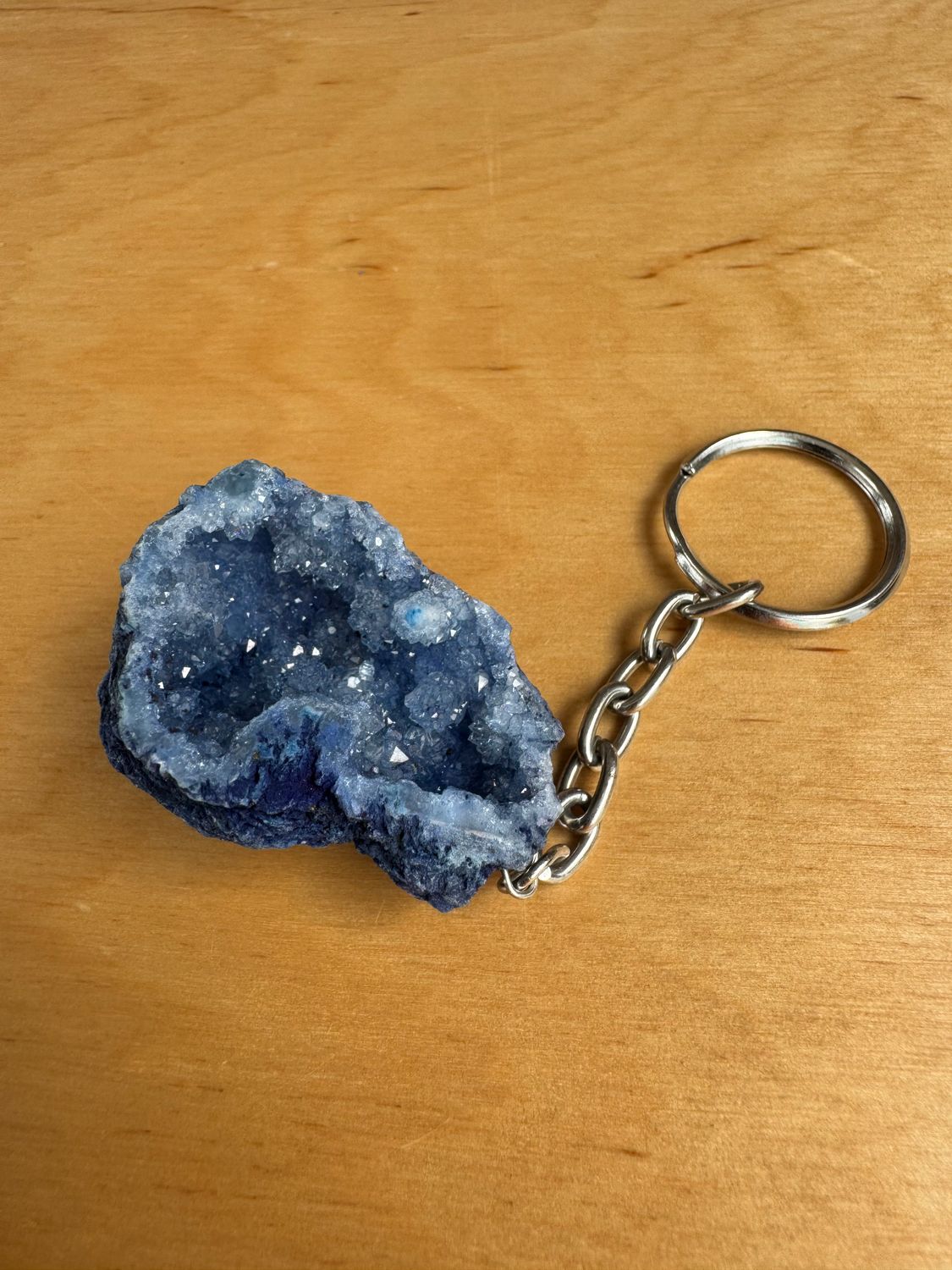 Blauer Drusenstein Schlüsselanhänger – Heilstein für Schutz, Ruhe & spirituelle Balance