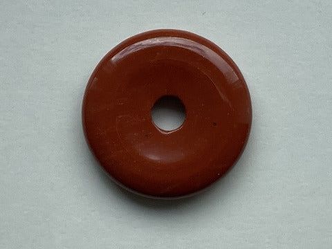 Roter Jaspis Donut 40 mm – Kraft & innere Stabilität