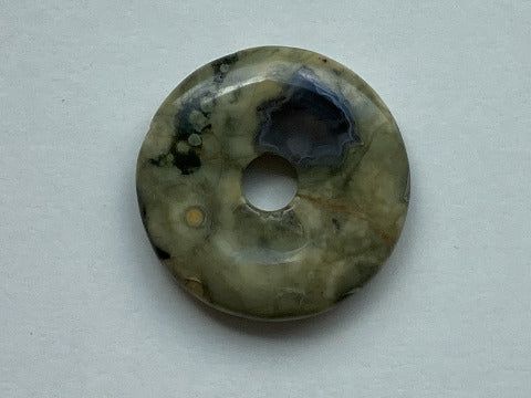 PhosphosRhyolith Donut 40 mm – Veränderung & innere Stärke