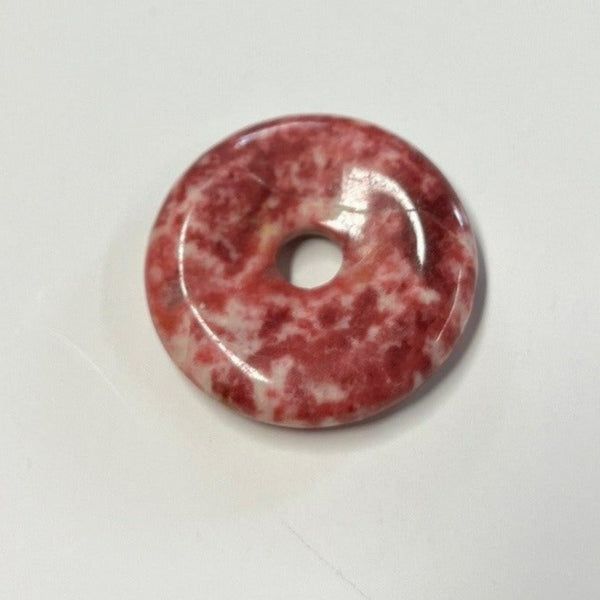 Thulit Donut 40 mm – Lebensfreude & Herzenswärme Thulit Donut 40 mm – Lebensfreude & Herzenswärme