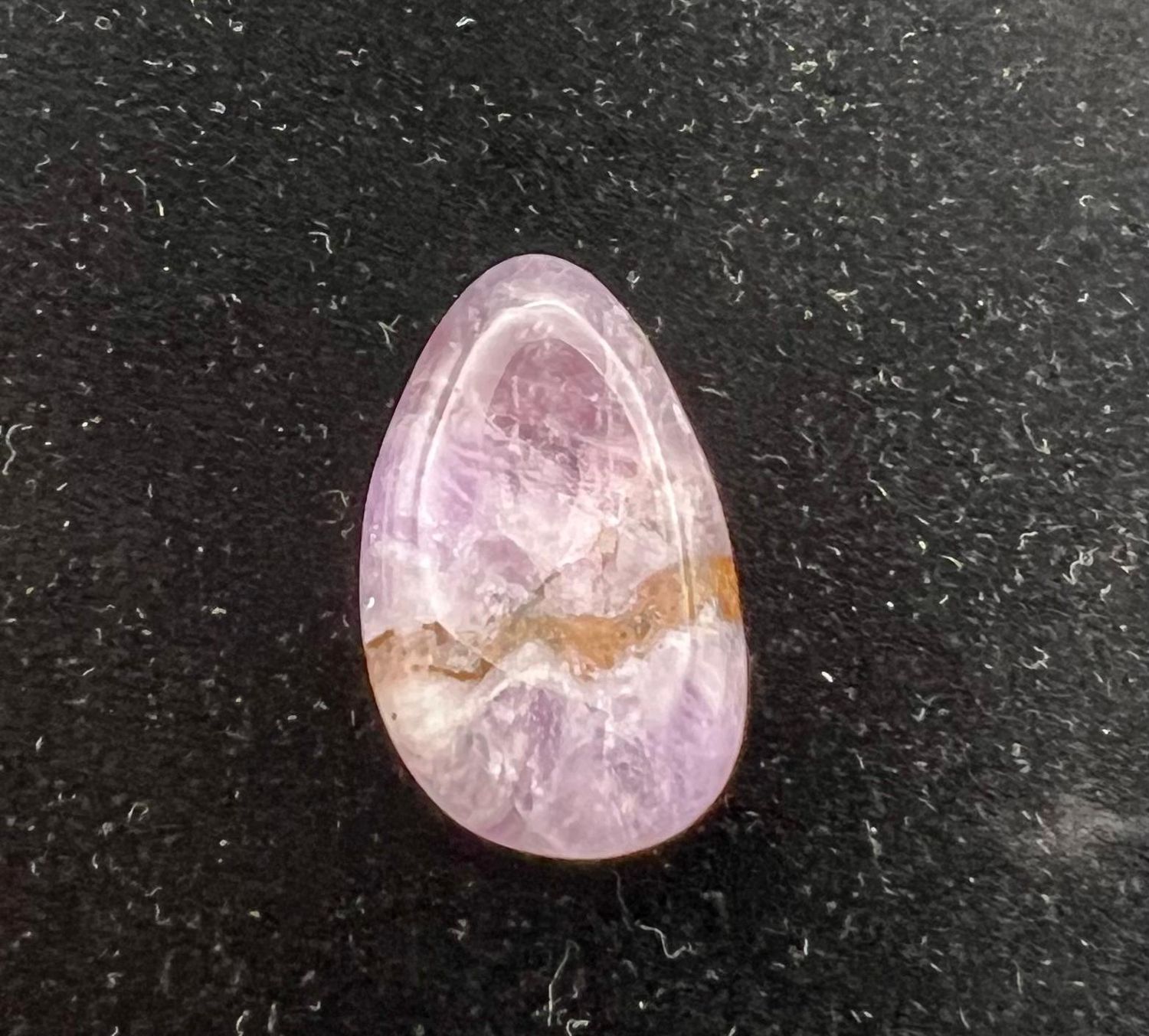 Amethyst Chevron Kettenanhänger – Klarheit, Schutz & innere Stärke