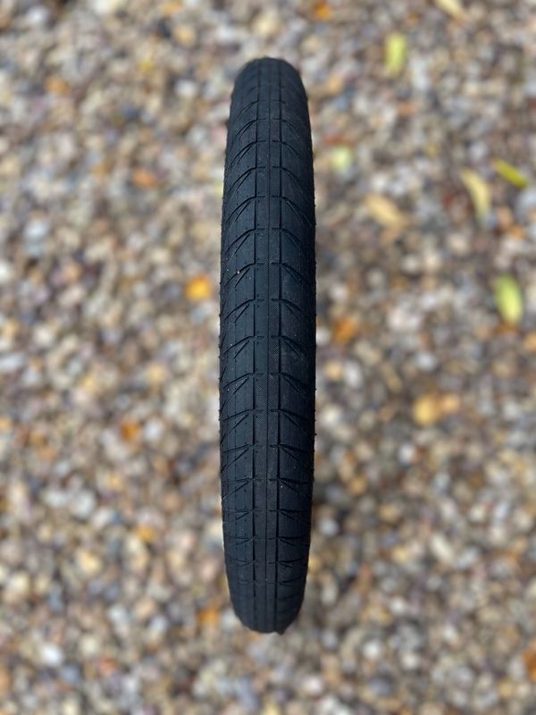 Eclat Tyres