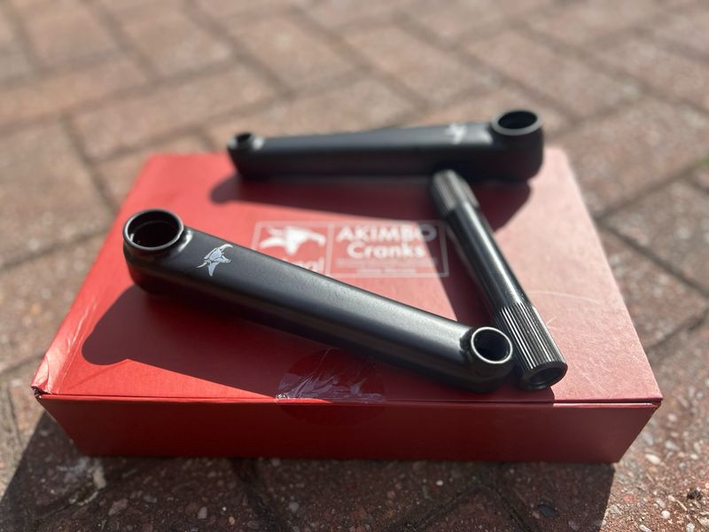 Animal Akimbo Cranks