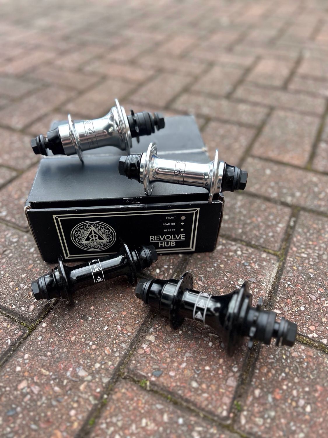 Relic Revolve Hubset