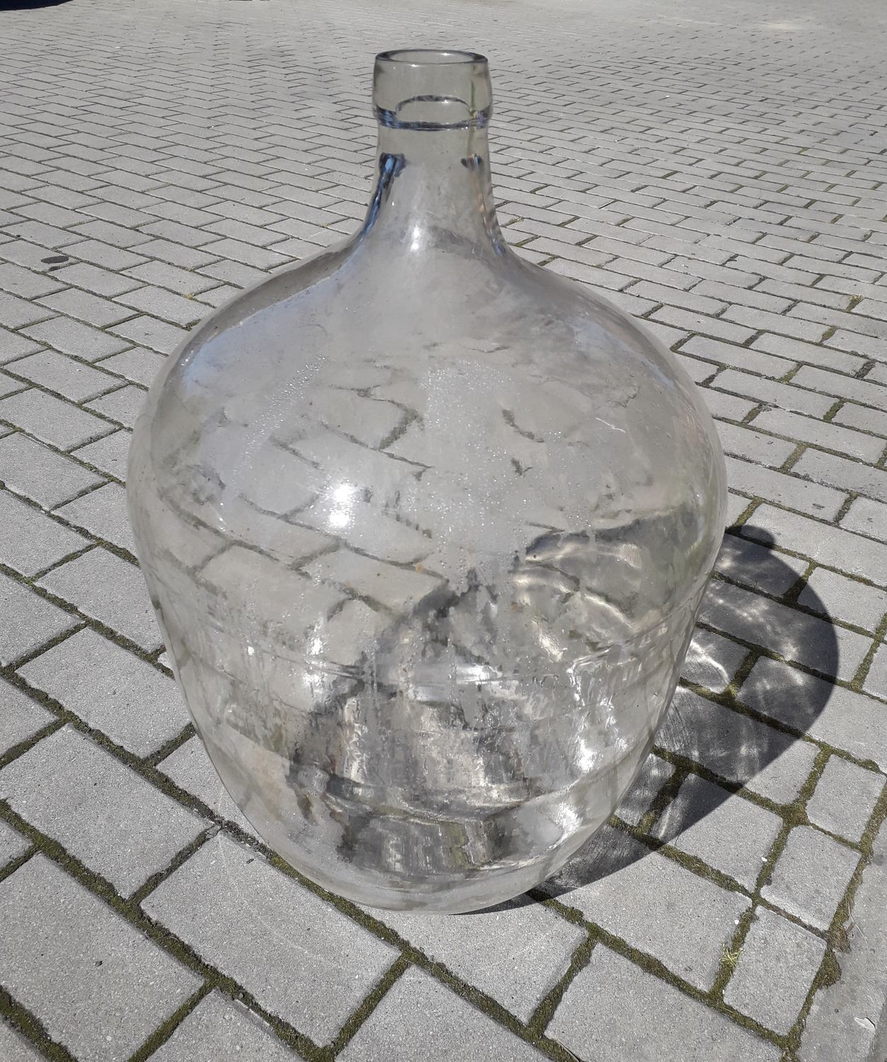Butla na wino lata 70  , biala 30 l