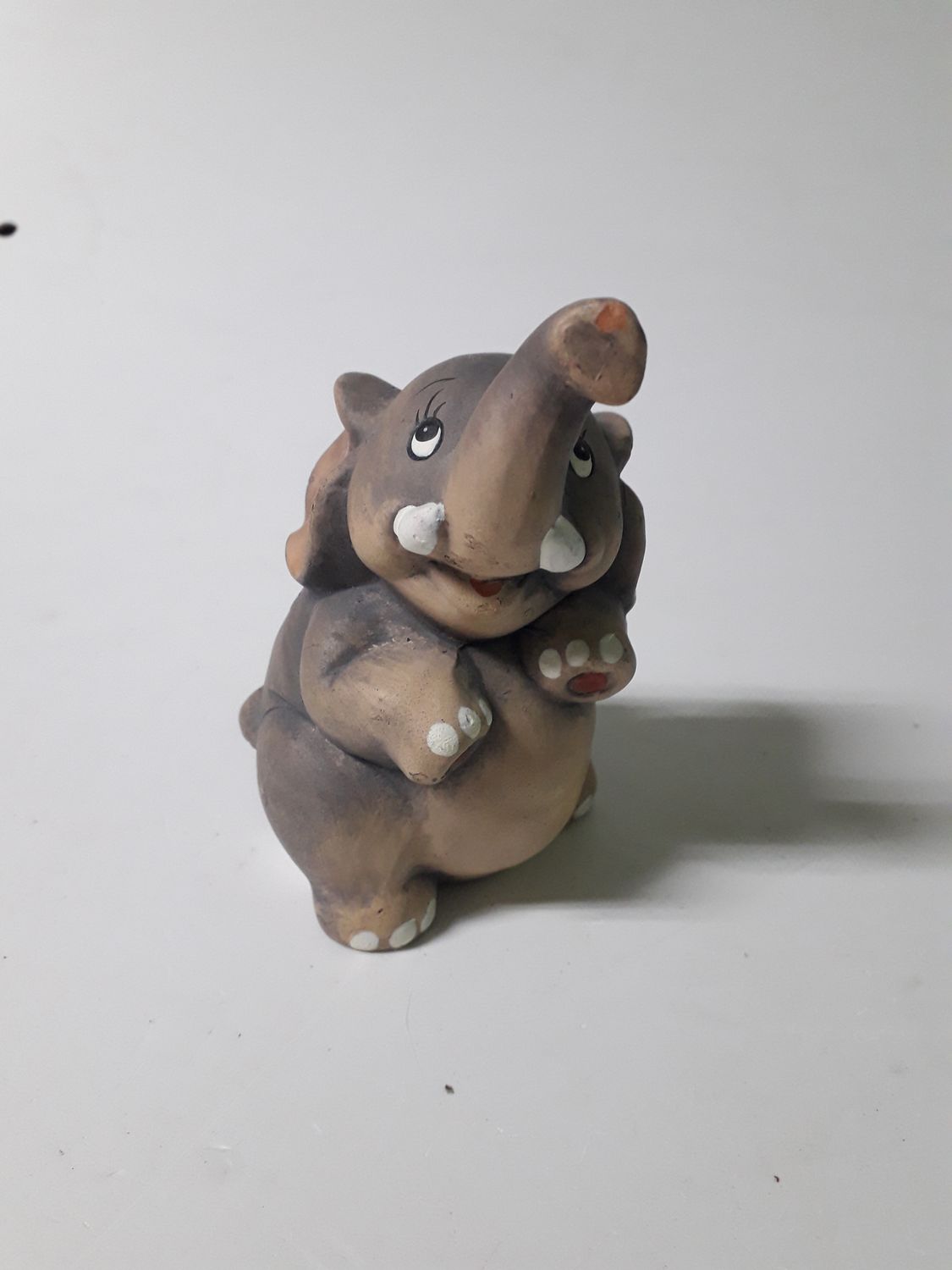 Ceramiczny brązowy Słonik  , wysoki 11 cm