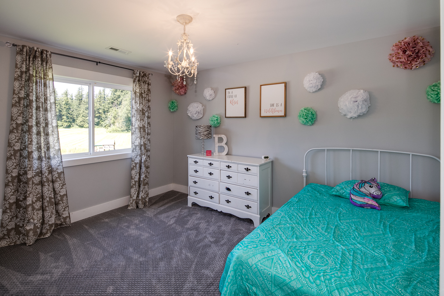 Contemporary Farmhouse 824