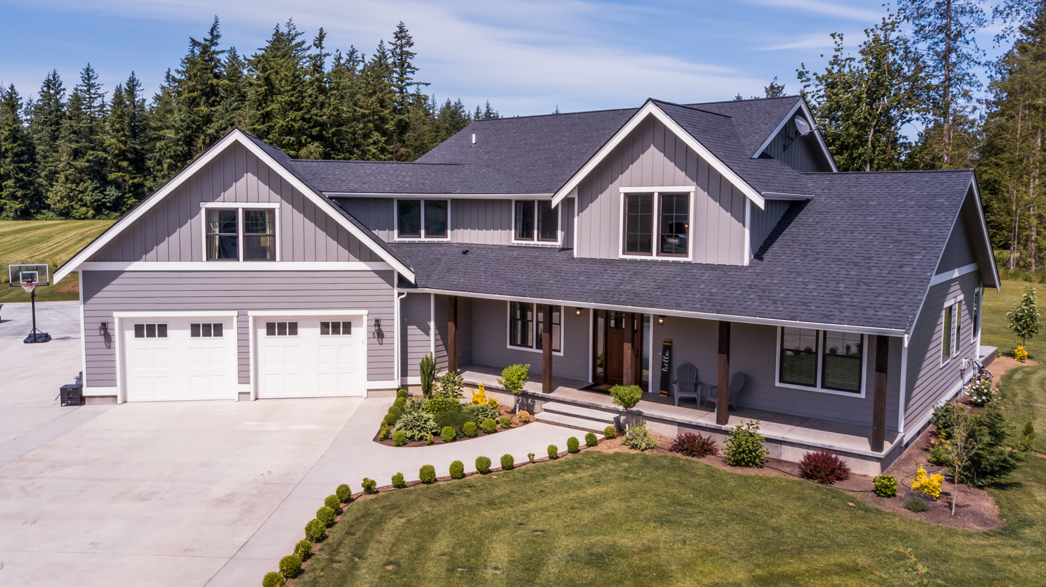 Contemporary Farmhouse 824