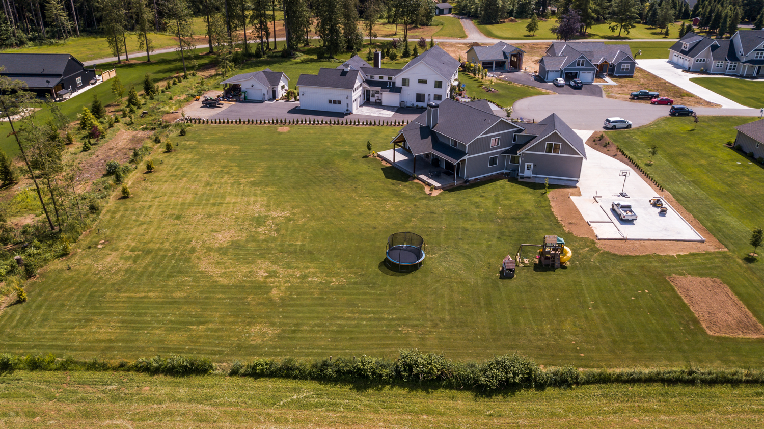 Contemporary Farmhouse 824