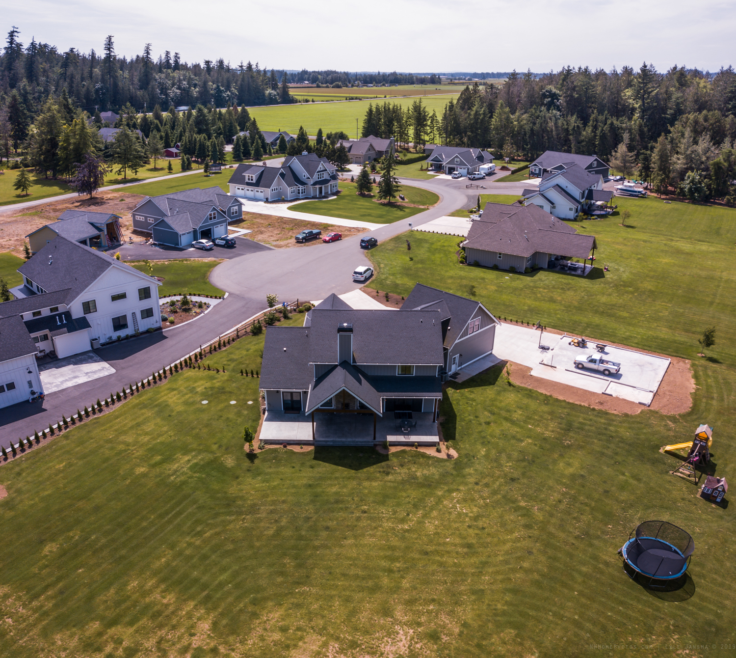Contemporary Farmhouse 824