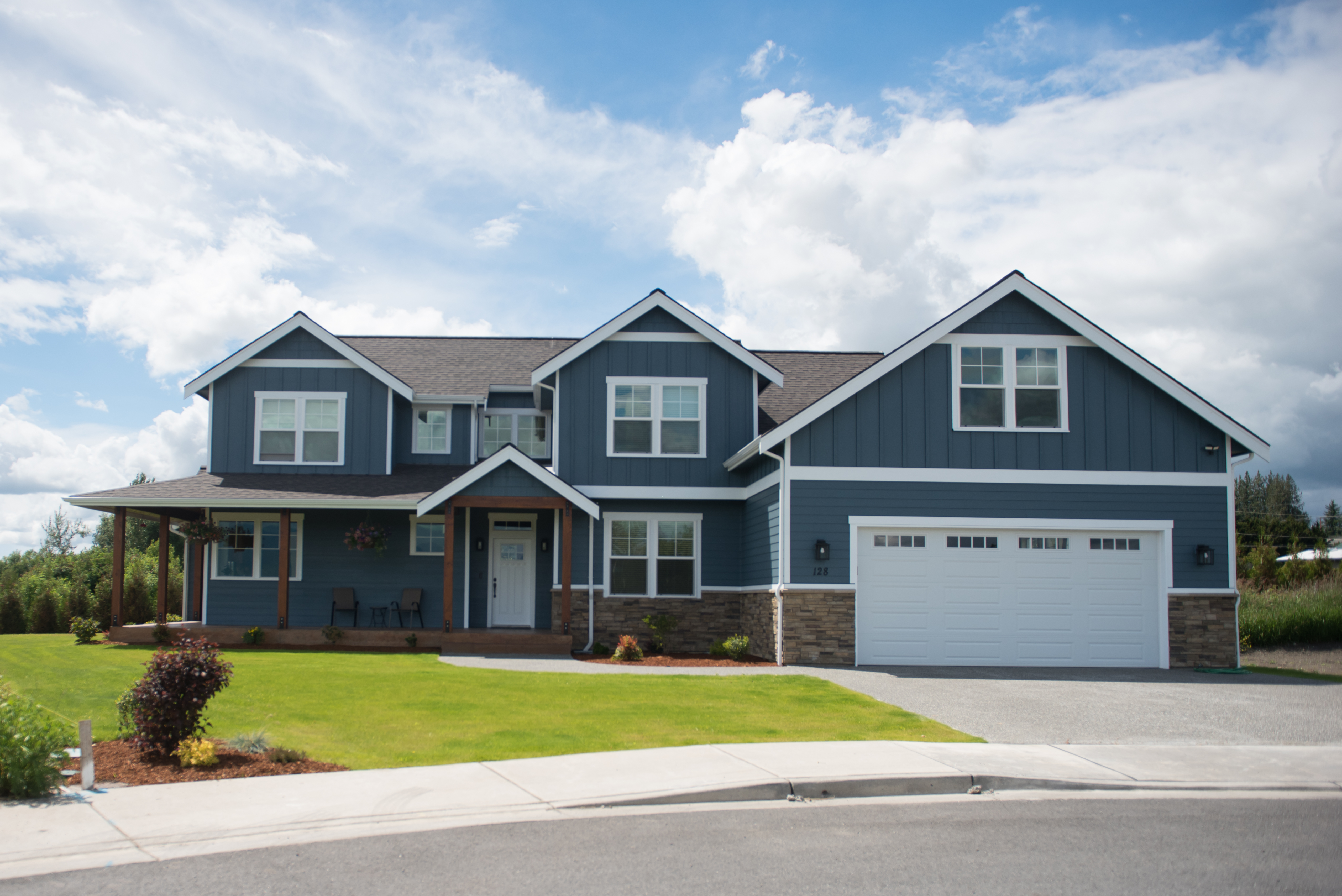 Contemporary Farmhouse 808 18-060