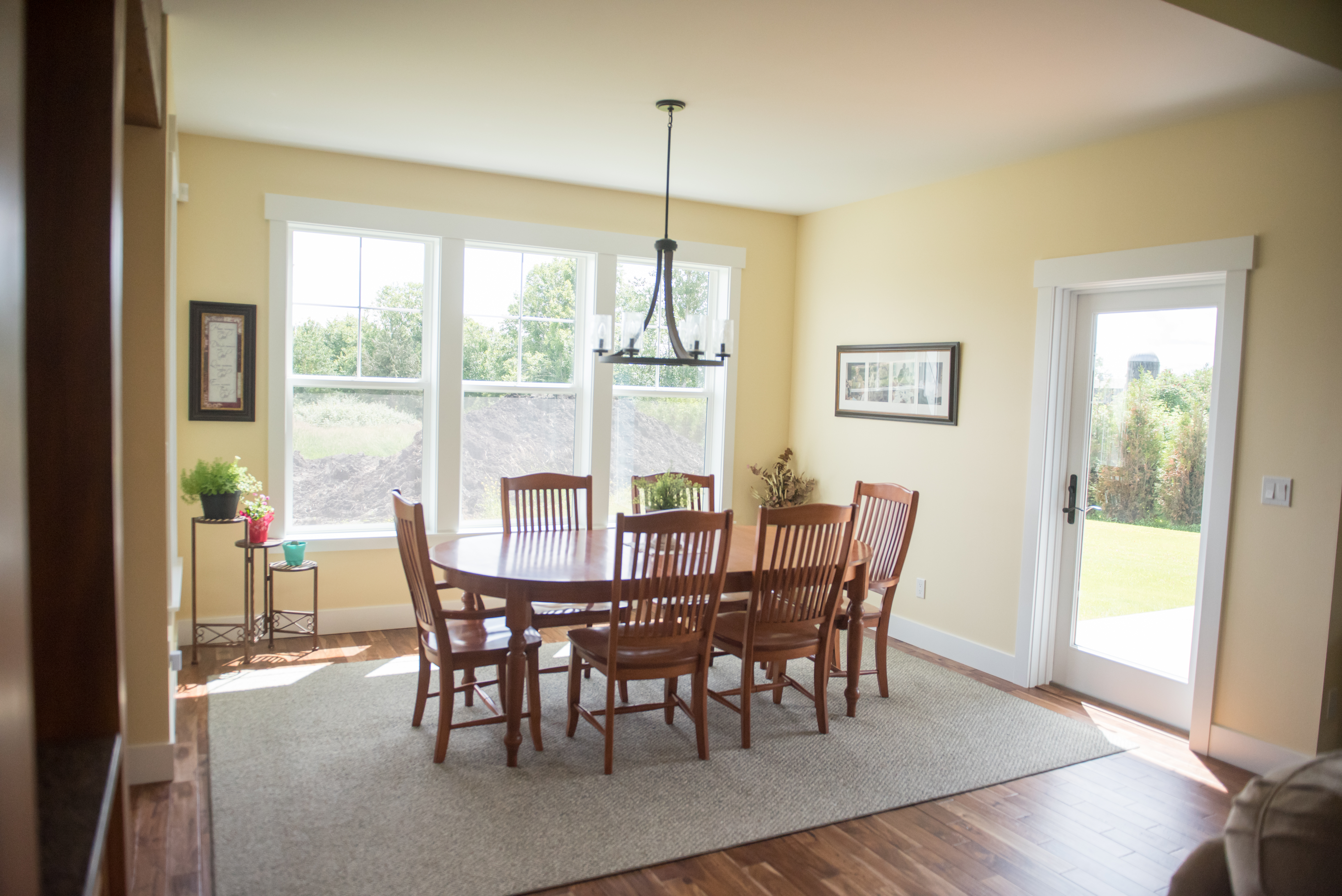 Contemporary Farmhouse 808
