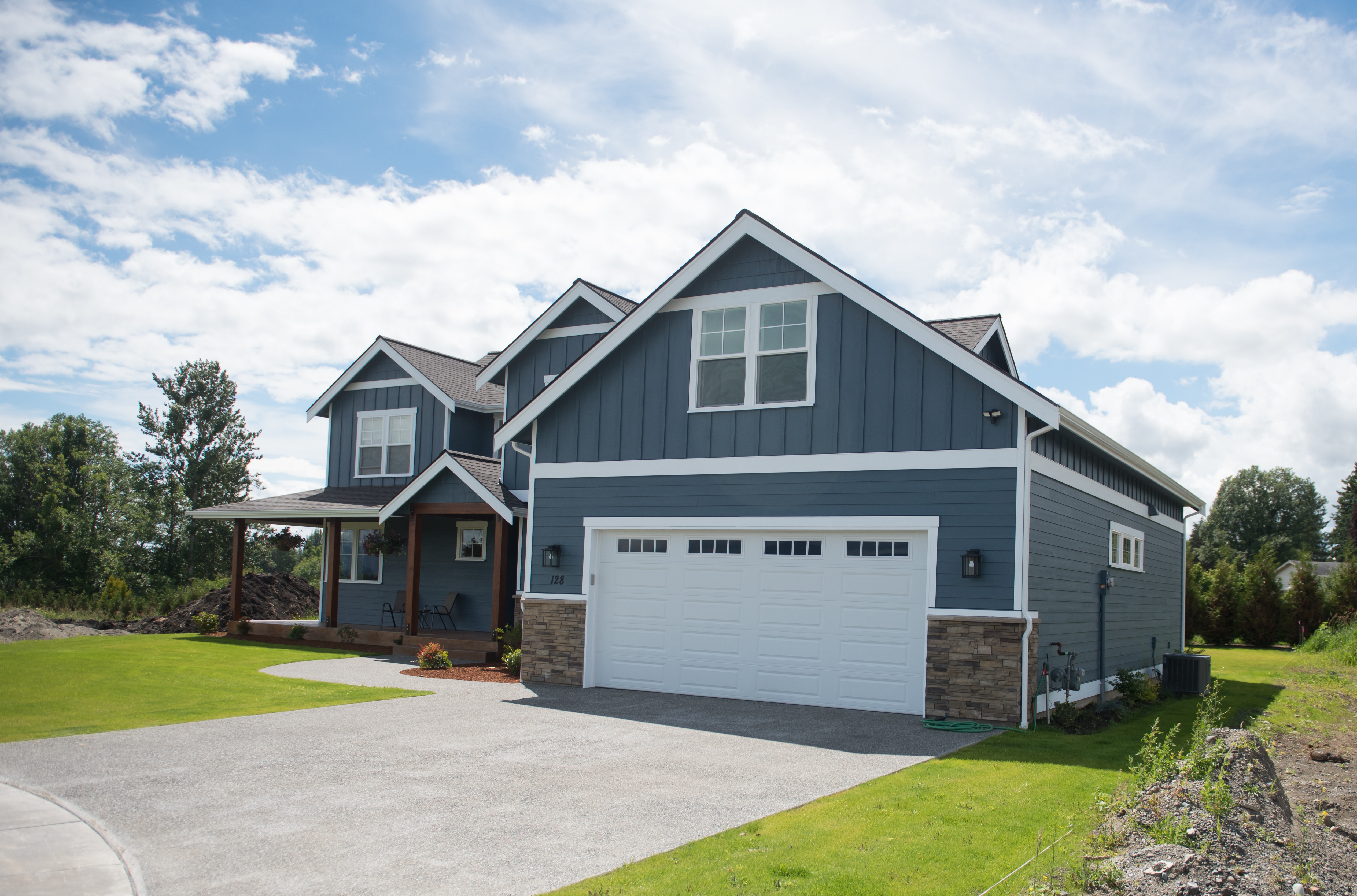 Contemporary Farmhouse 808