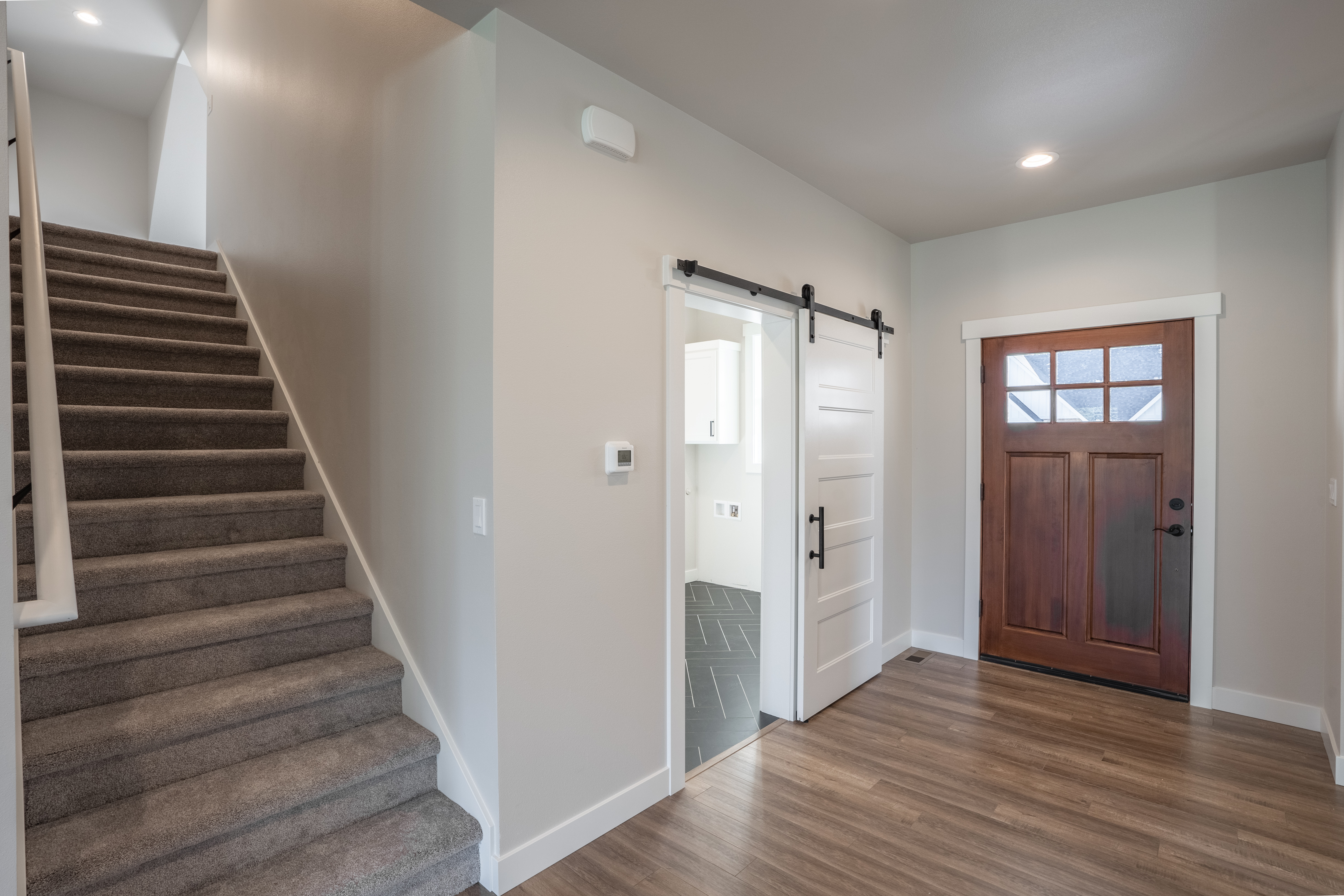 Contemporary Farmhouse 823
