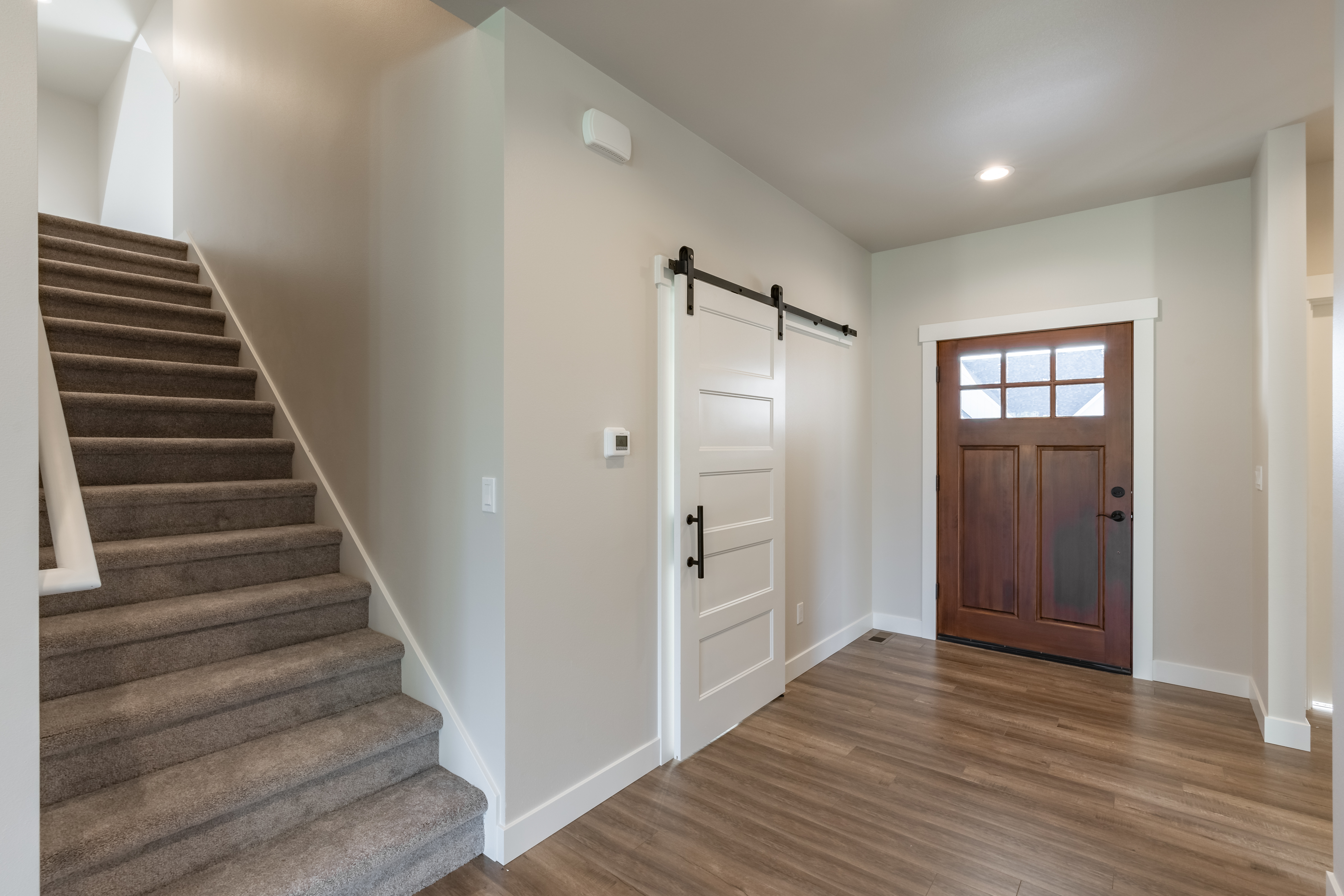 Contemporary Farmhouse 823