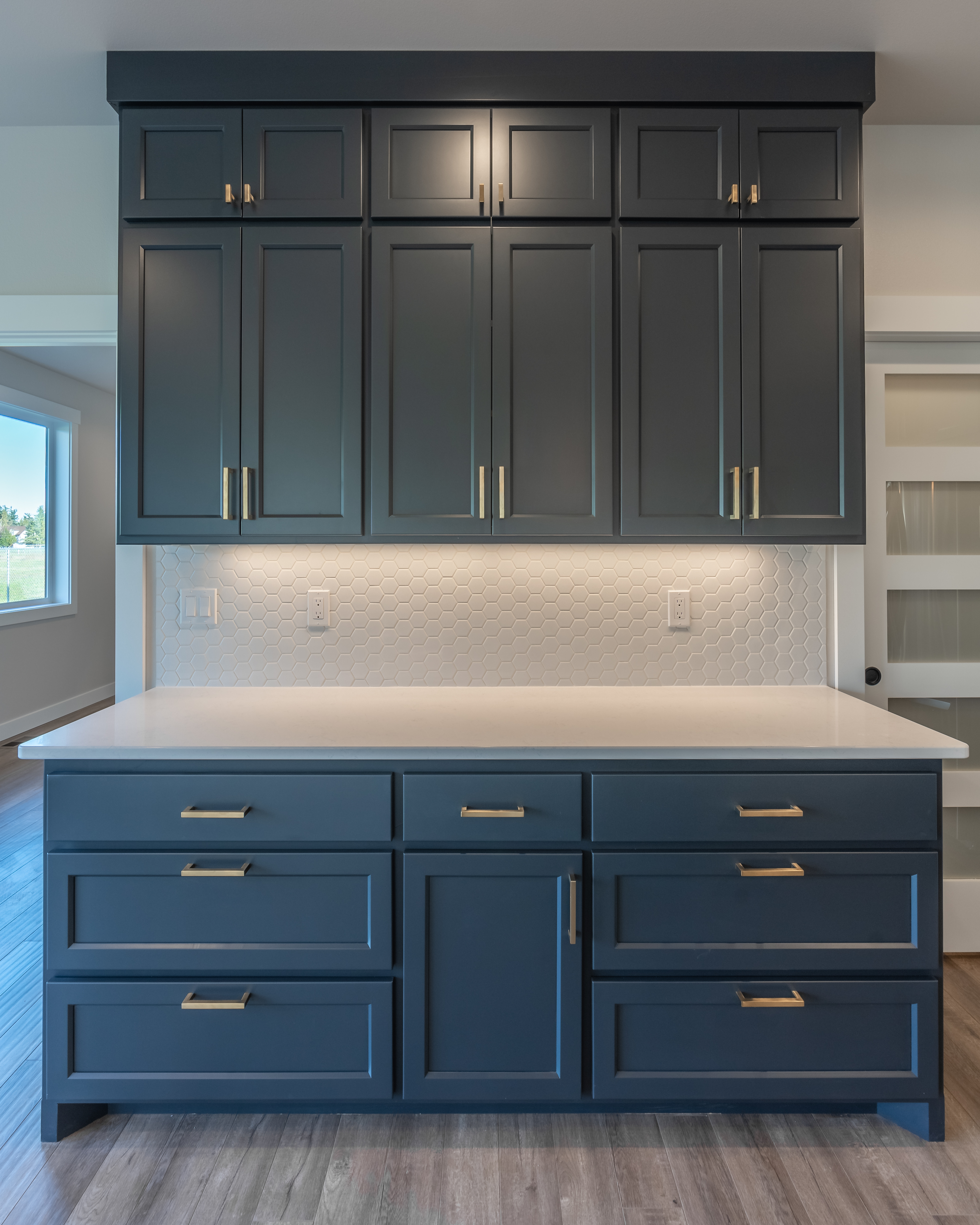 Contemporary Farmhouse 823
