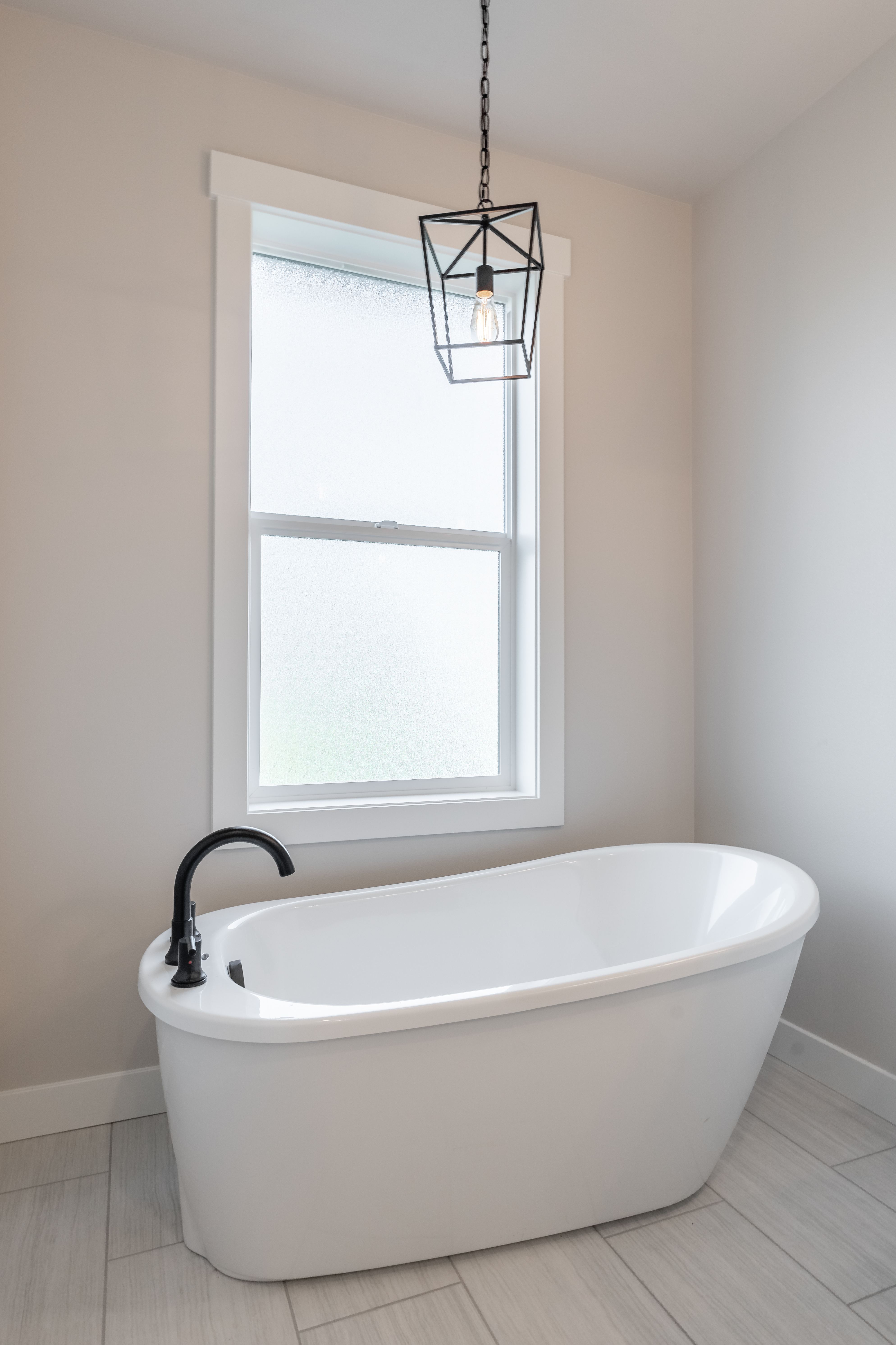 Contemporary Farmhouse 823