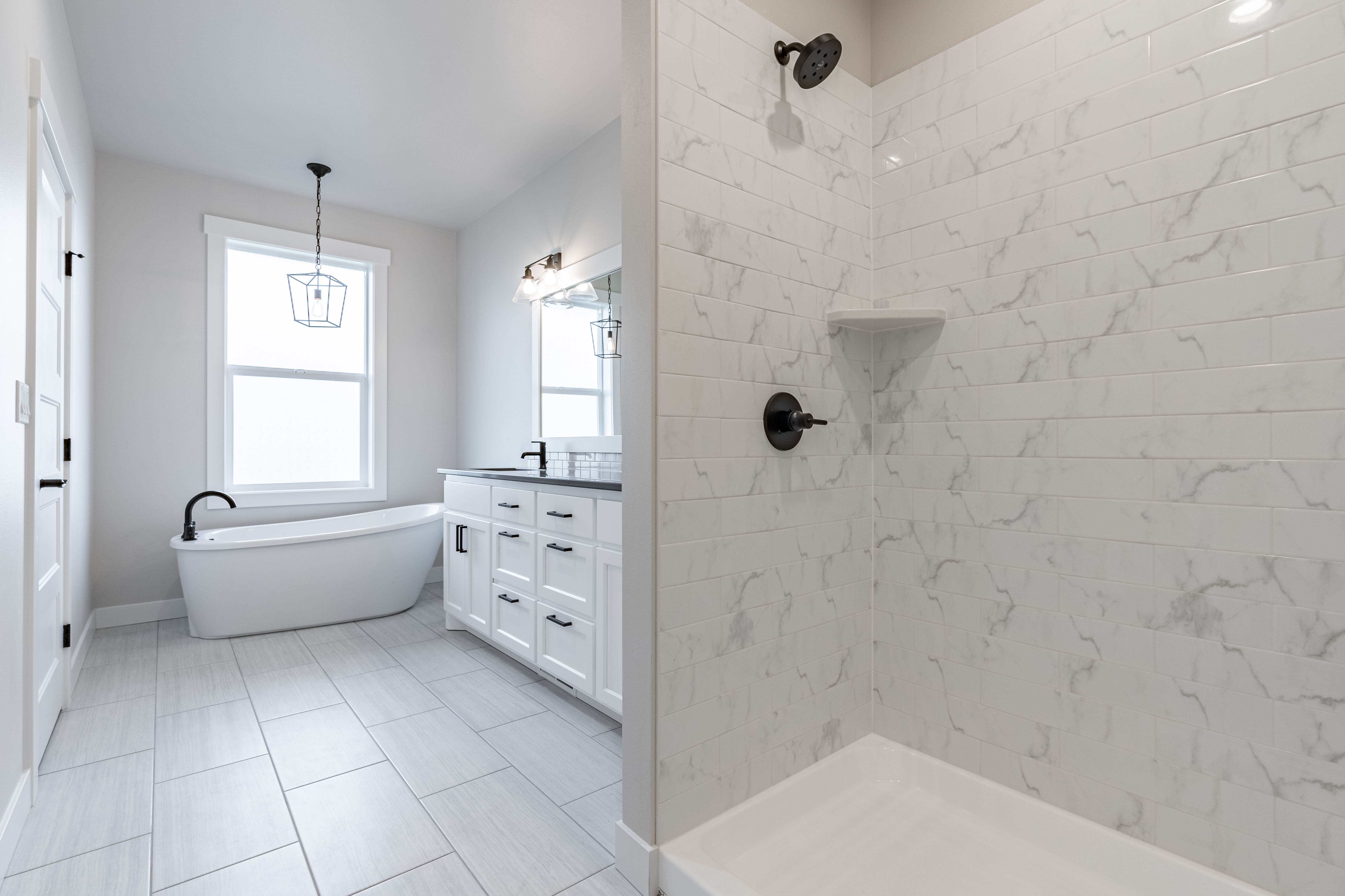 Contemporary Farmhouse 823