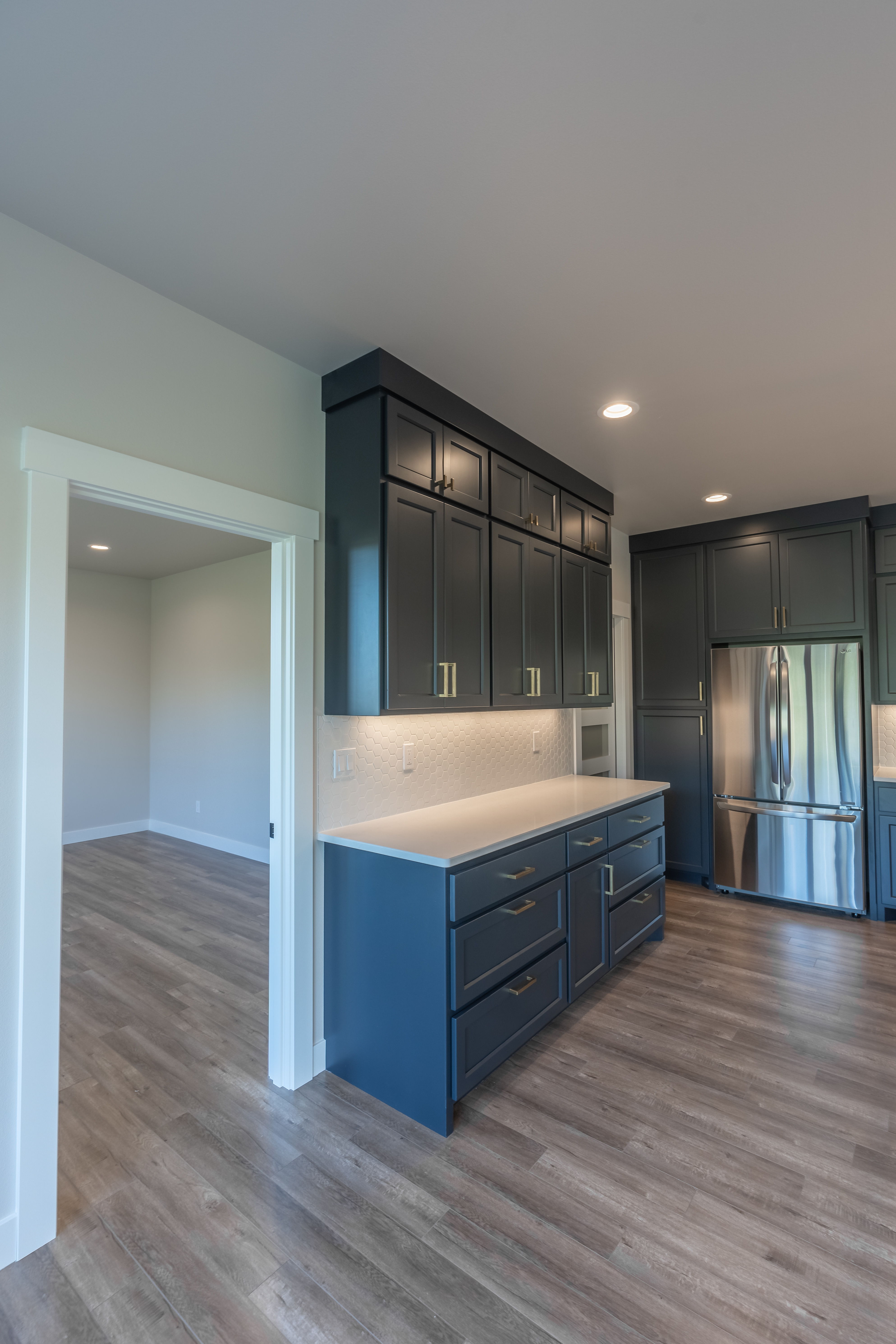 Contemporary Farmhouse 823