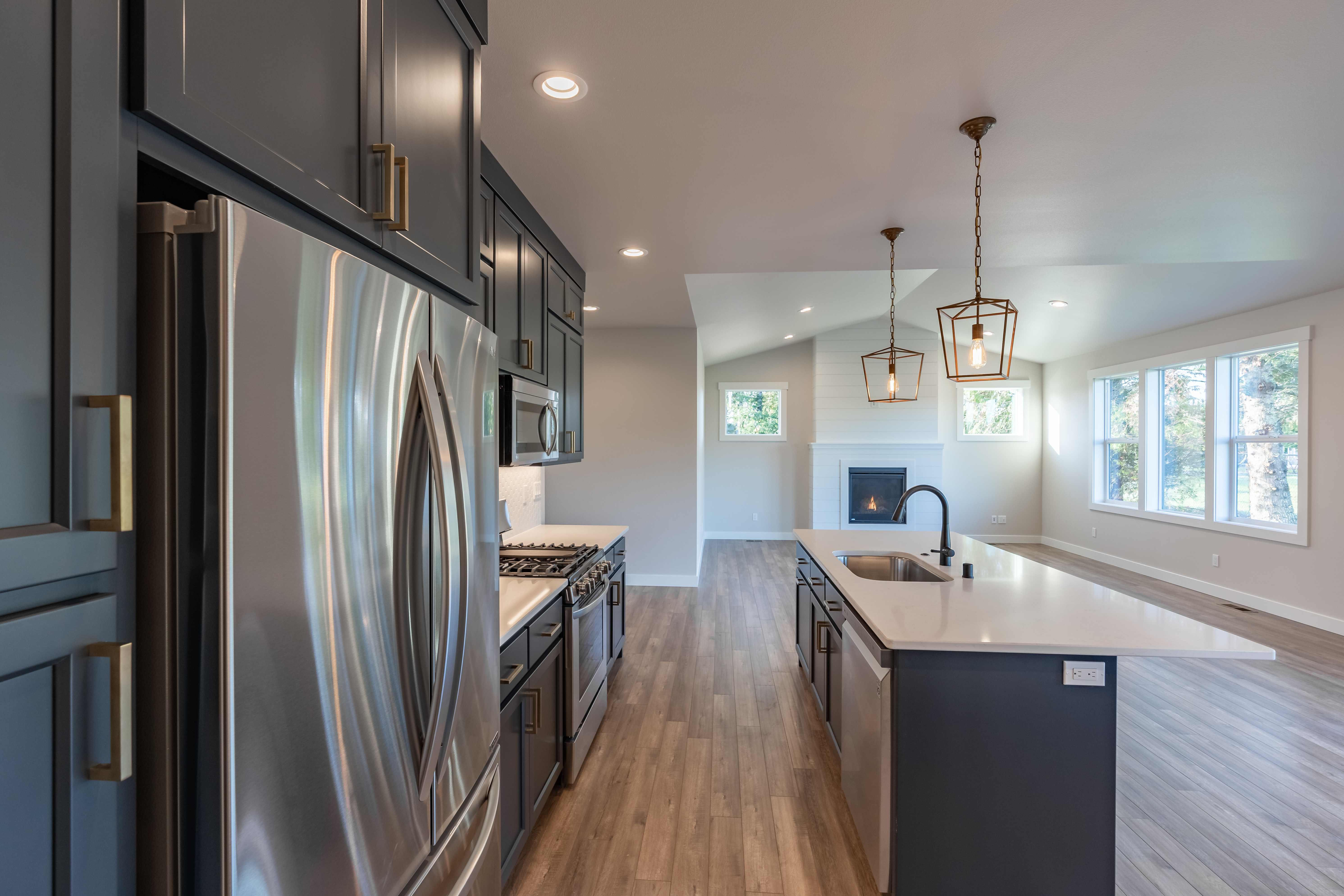 Contemporary Farmhouse 823
