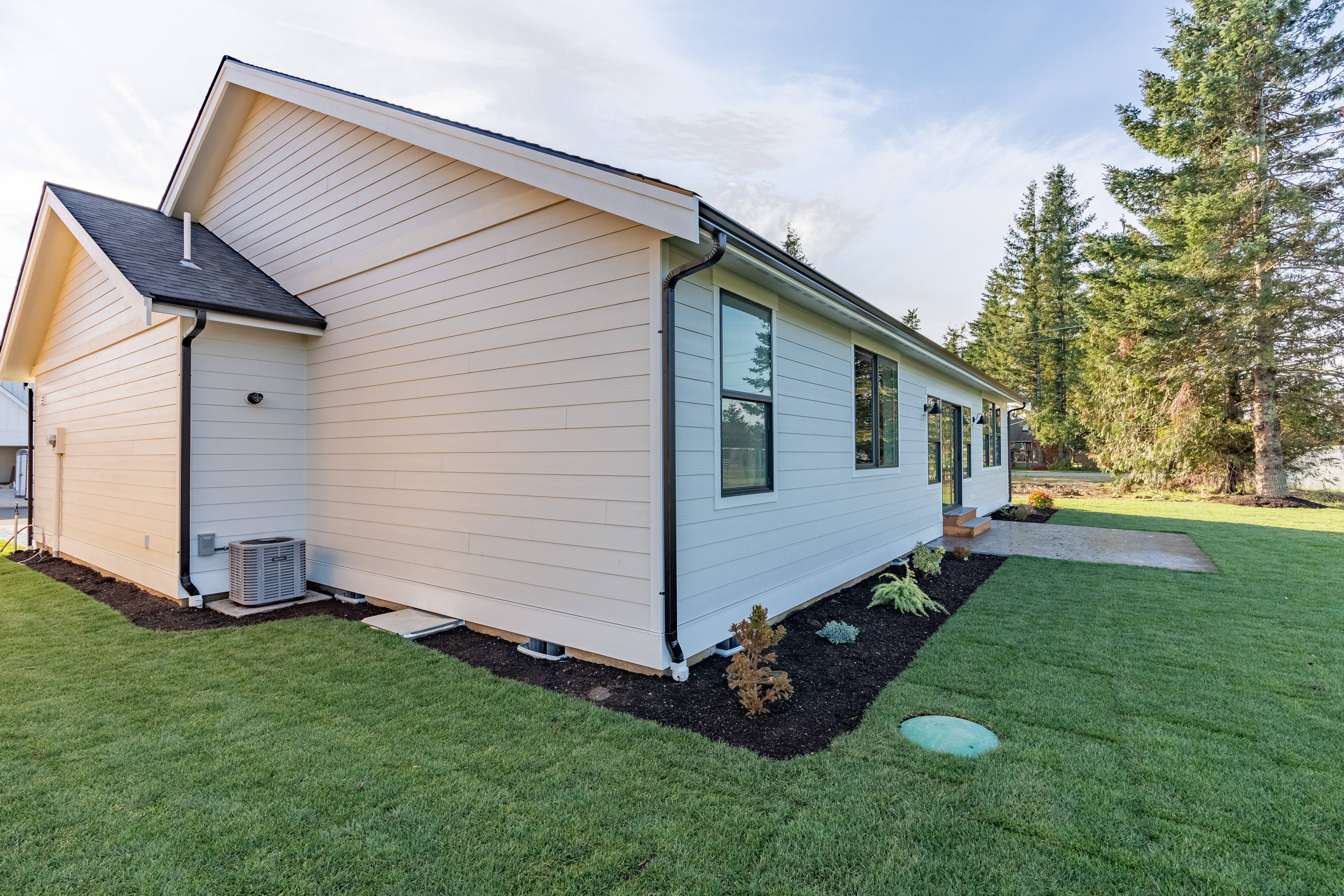 Contemporary Farmhouse 823