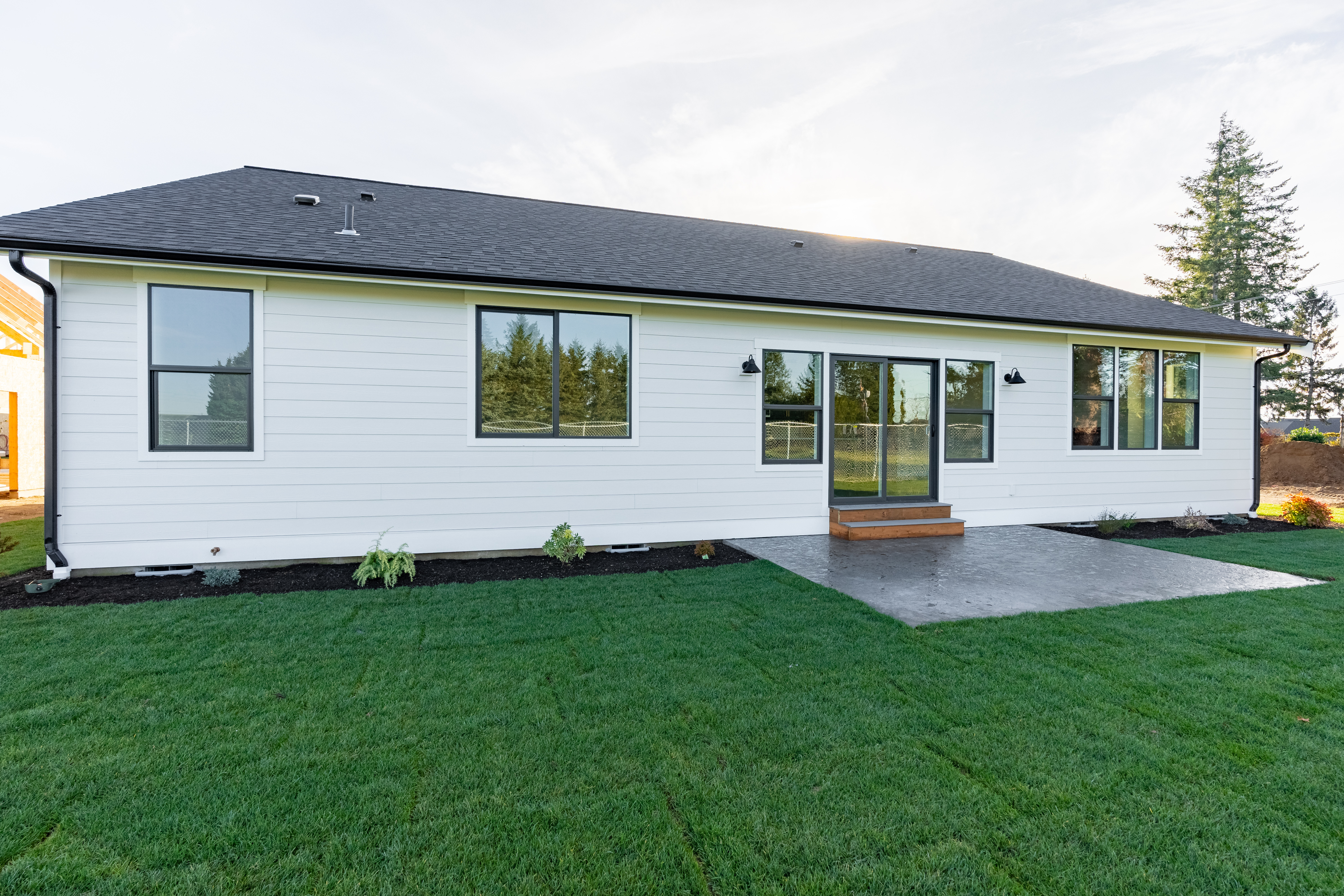 Contemporary Farmhouse 823