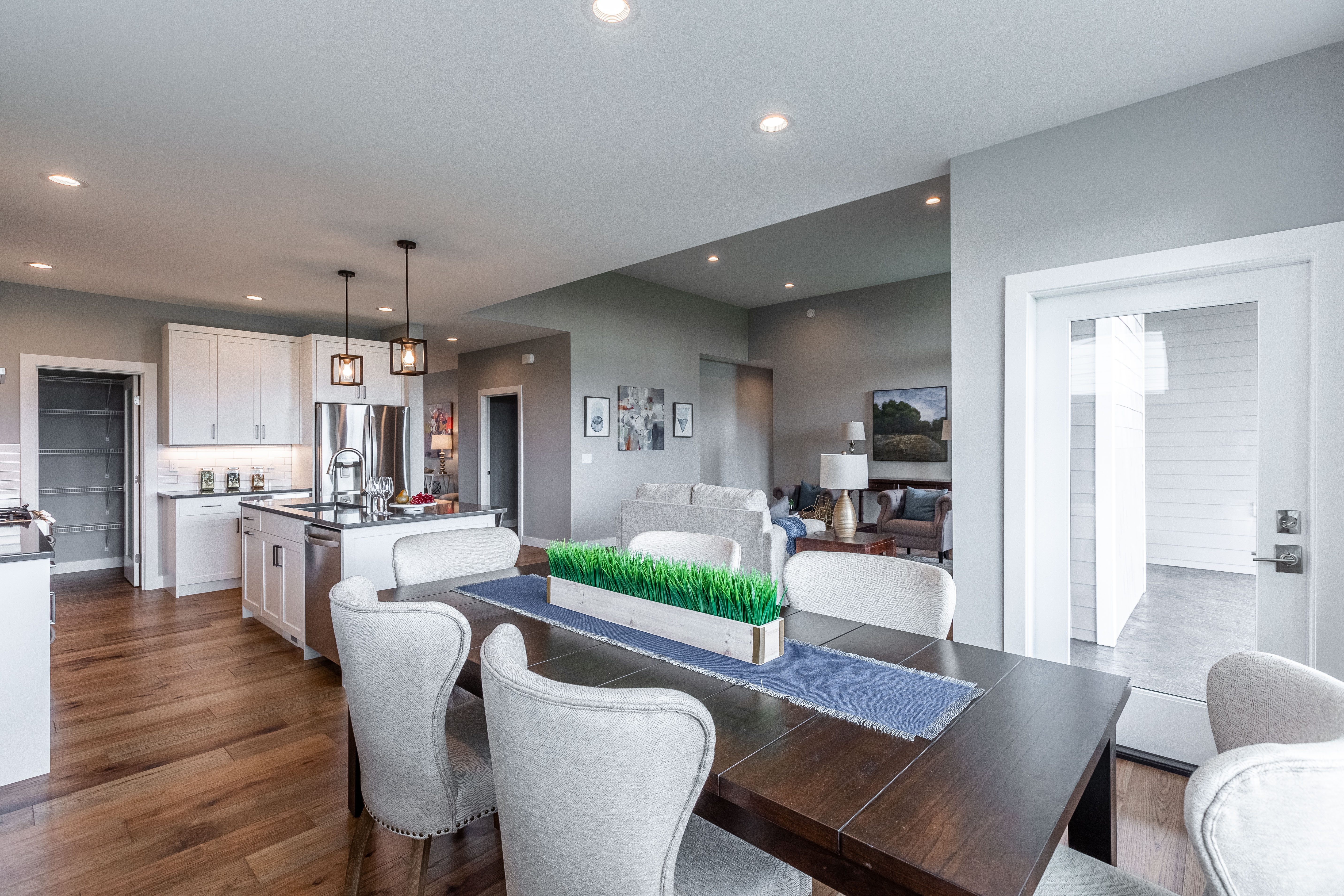 Contemporary 218