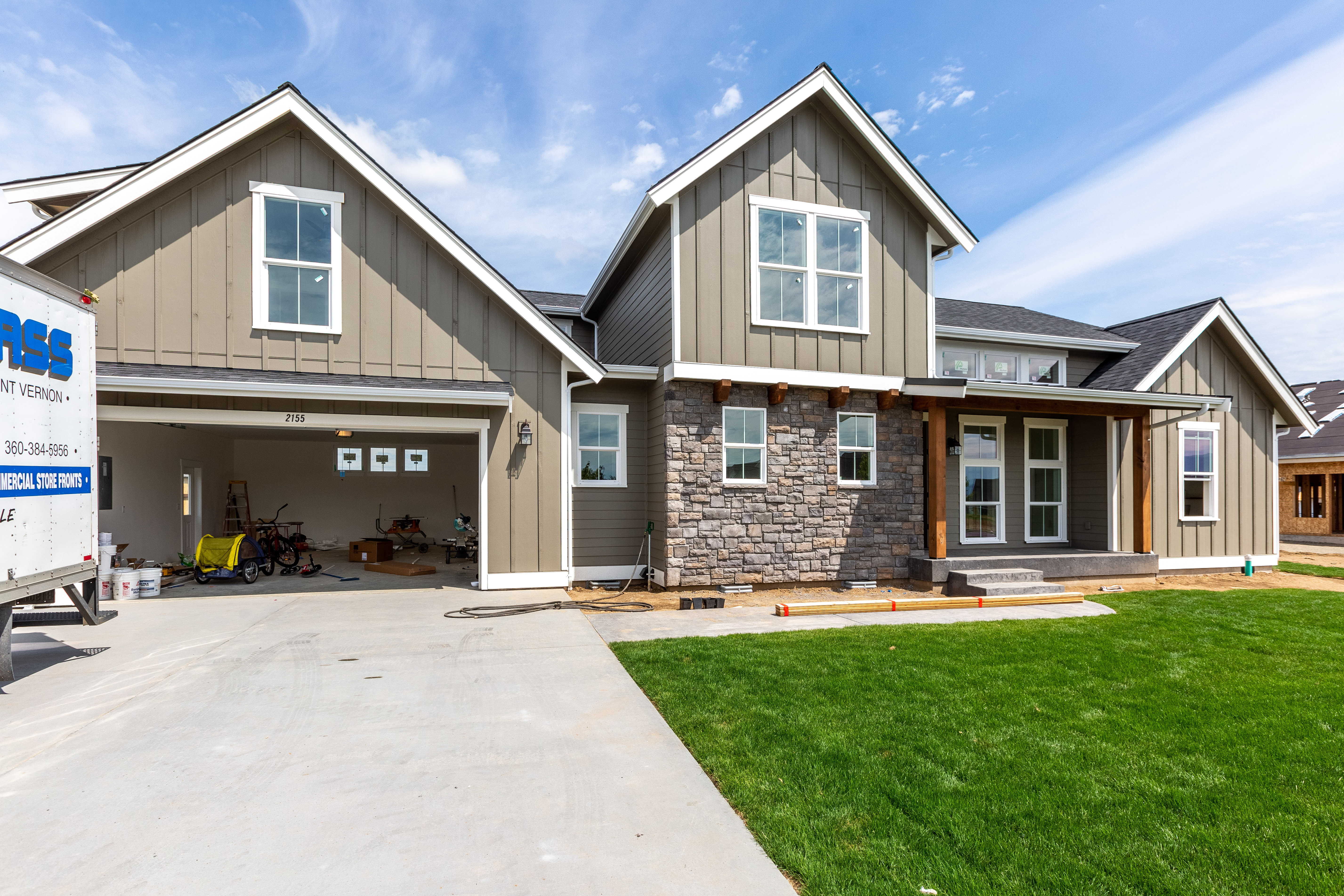 Contemporary Farmhouse 820
