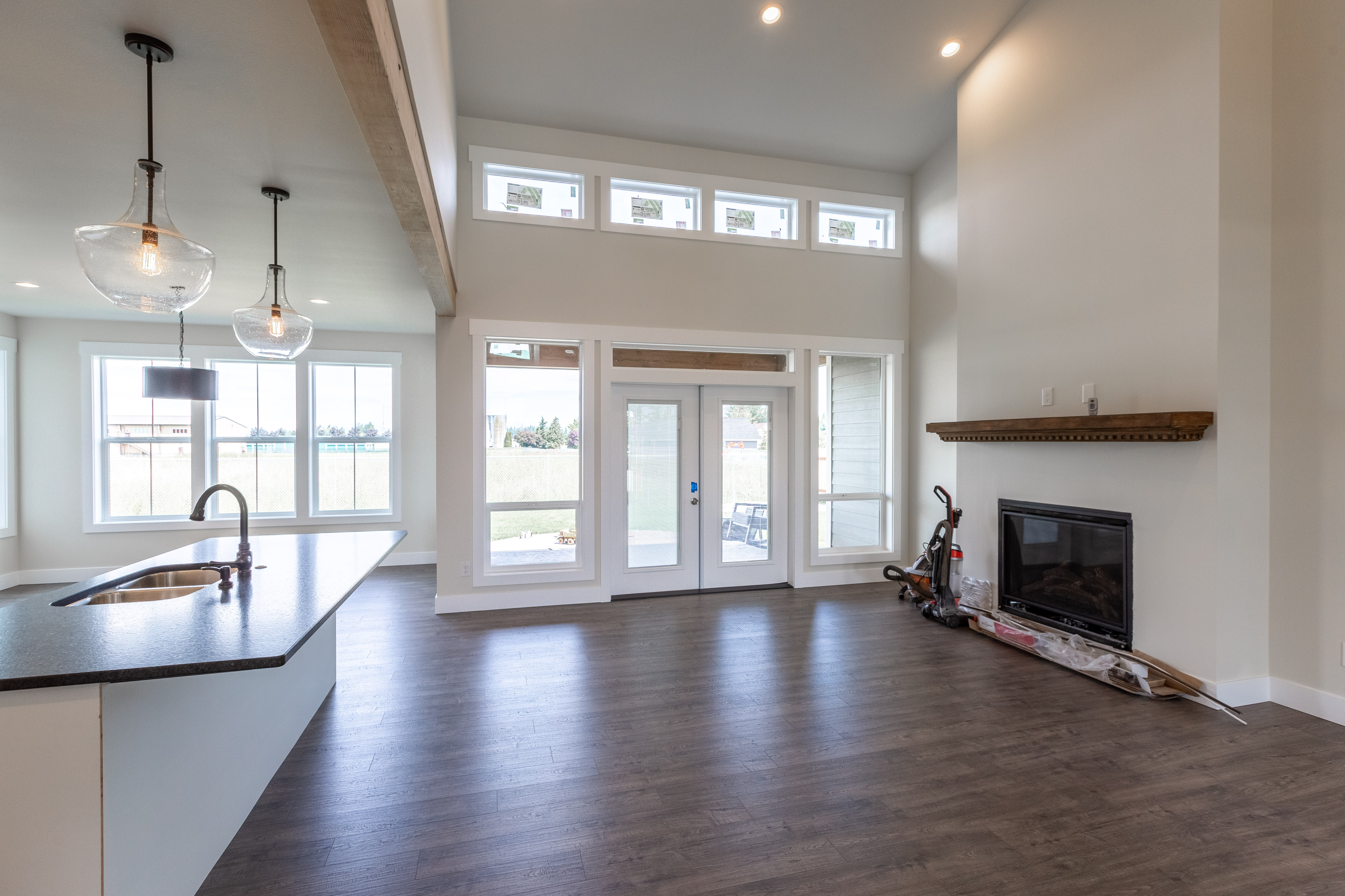 Contemporary Farmhouse 820