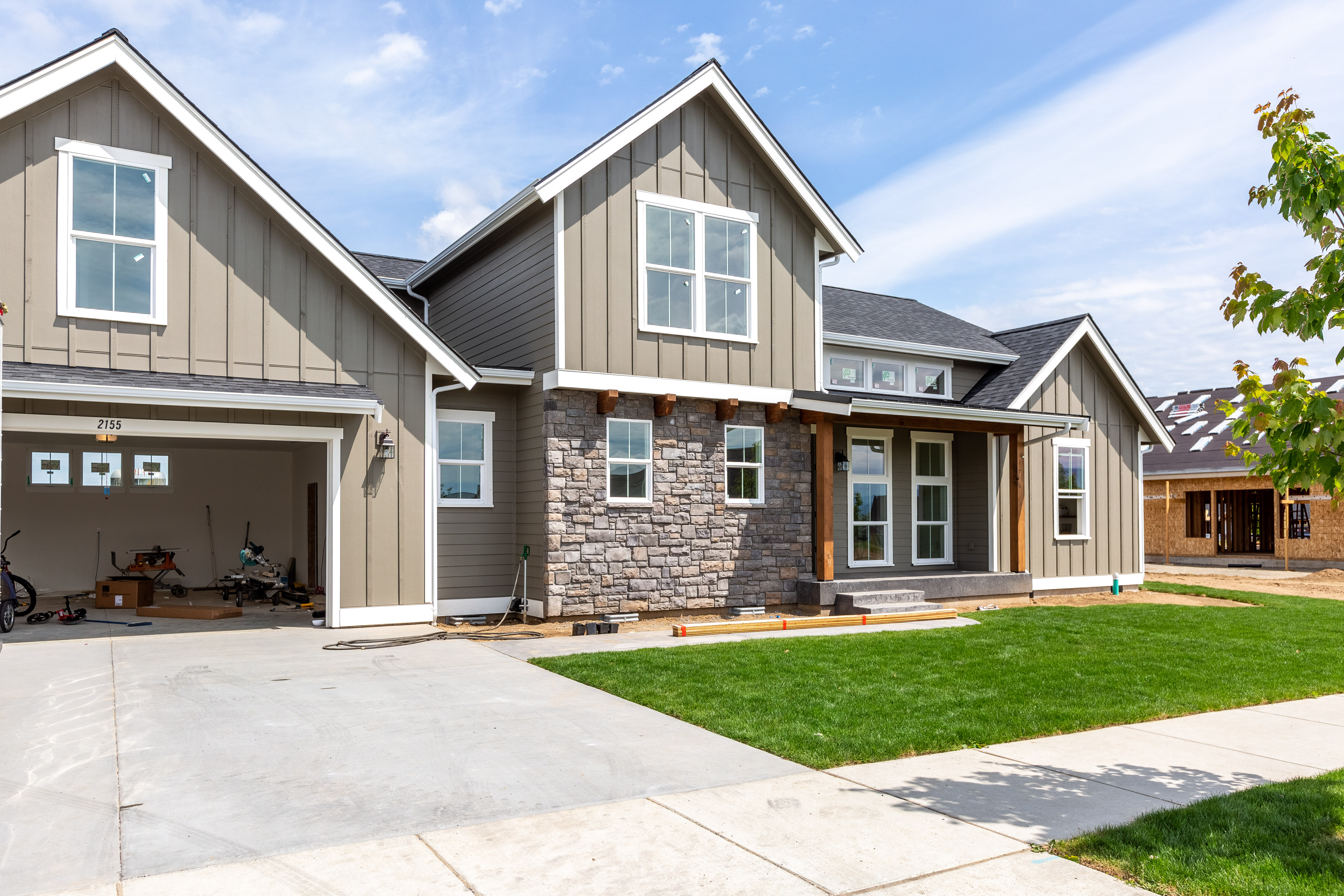 Contemporary Farmhouse 820