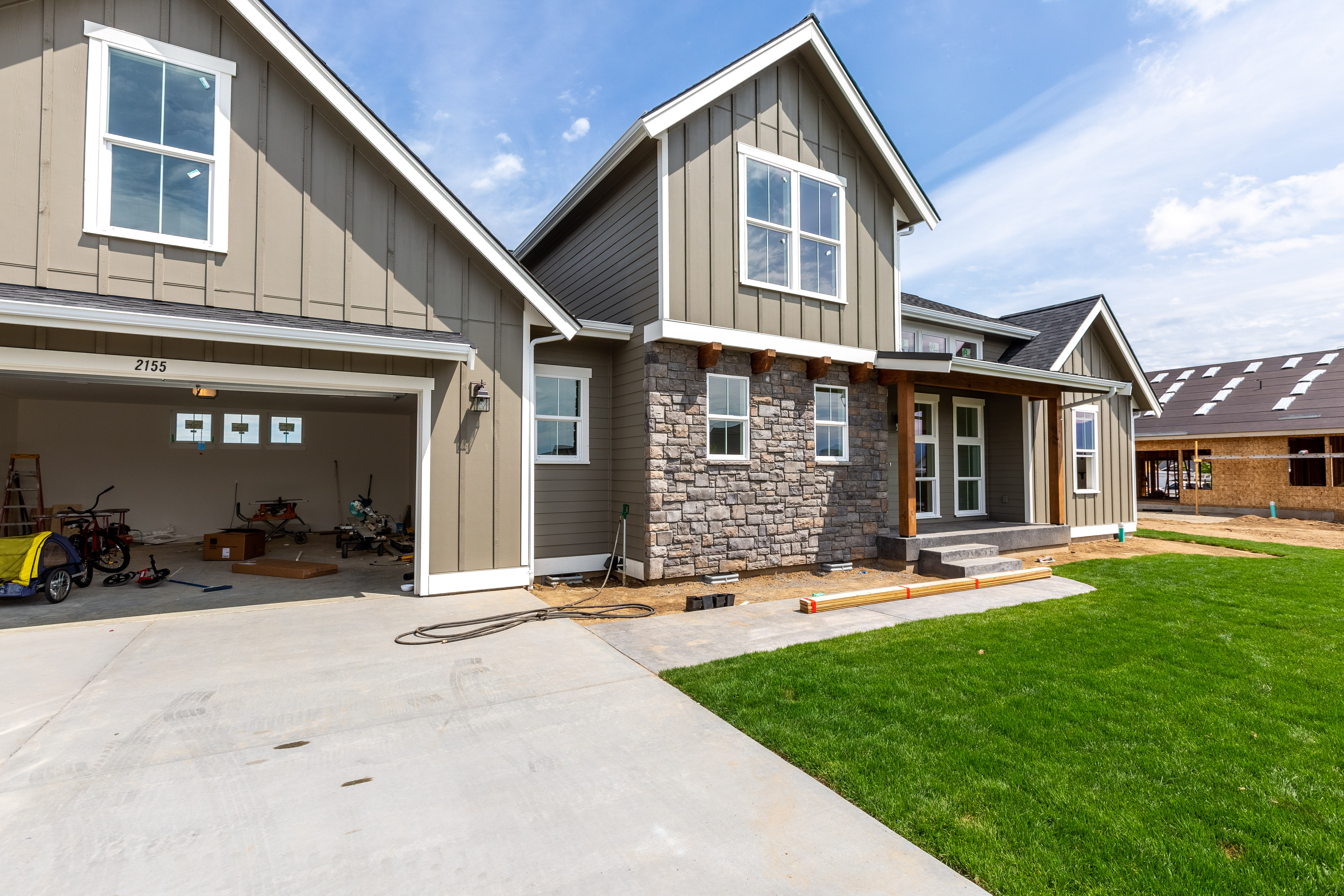Contemporary Farmhouse 820