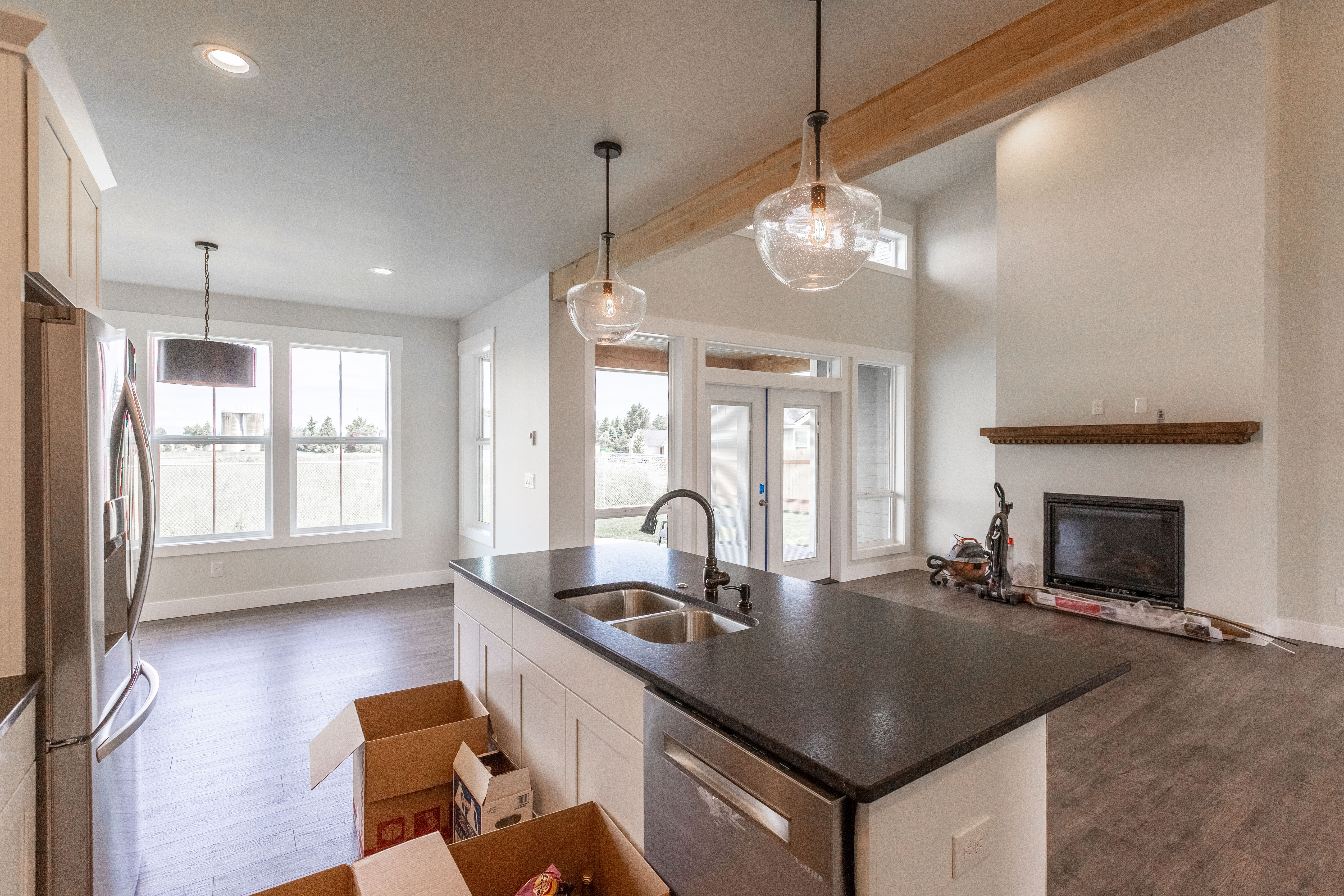 Contemporary Farmhouse 820