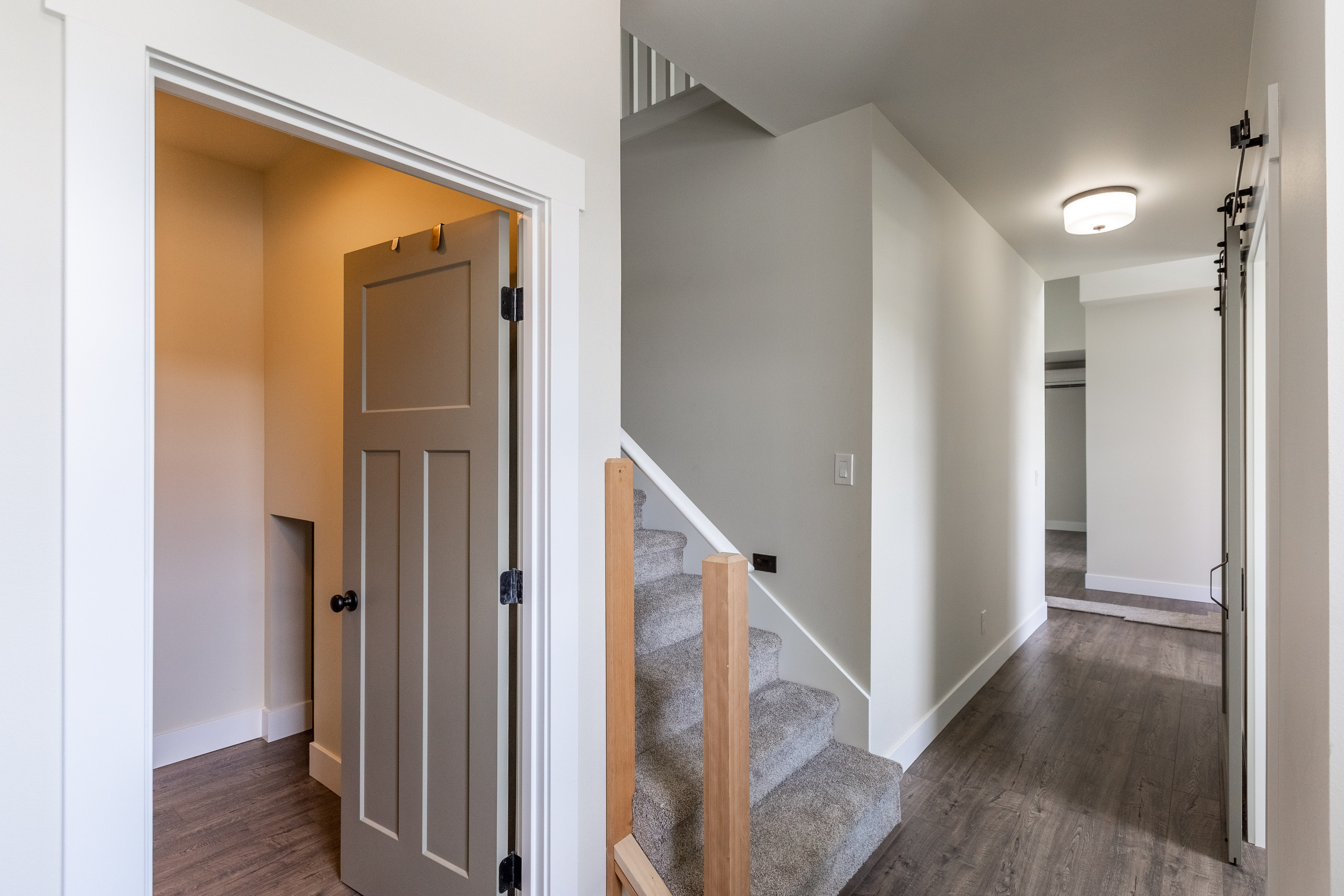 Contemporary Farmhouse 820
