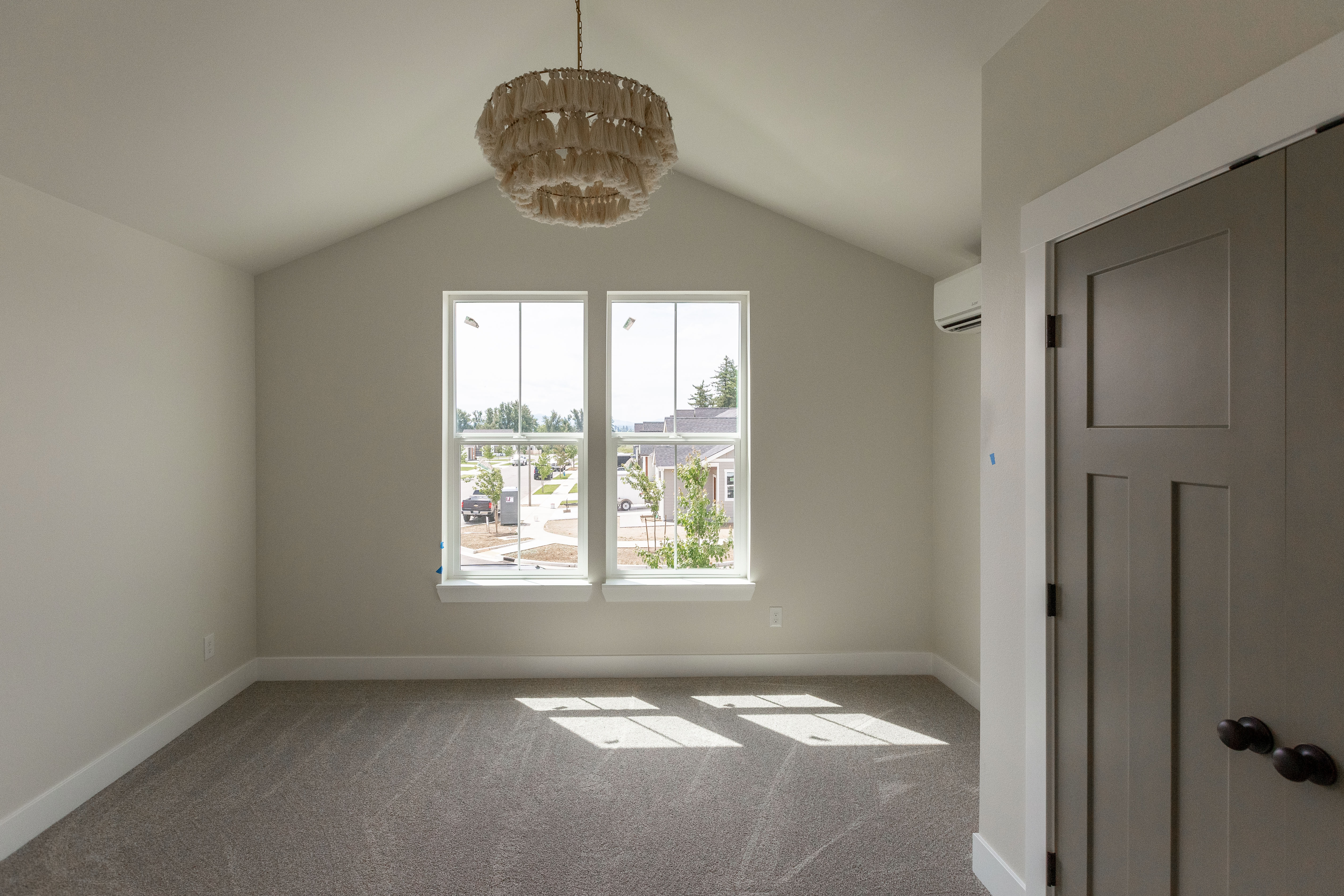 Contemporary Farmhouse 820