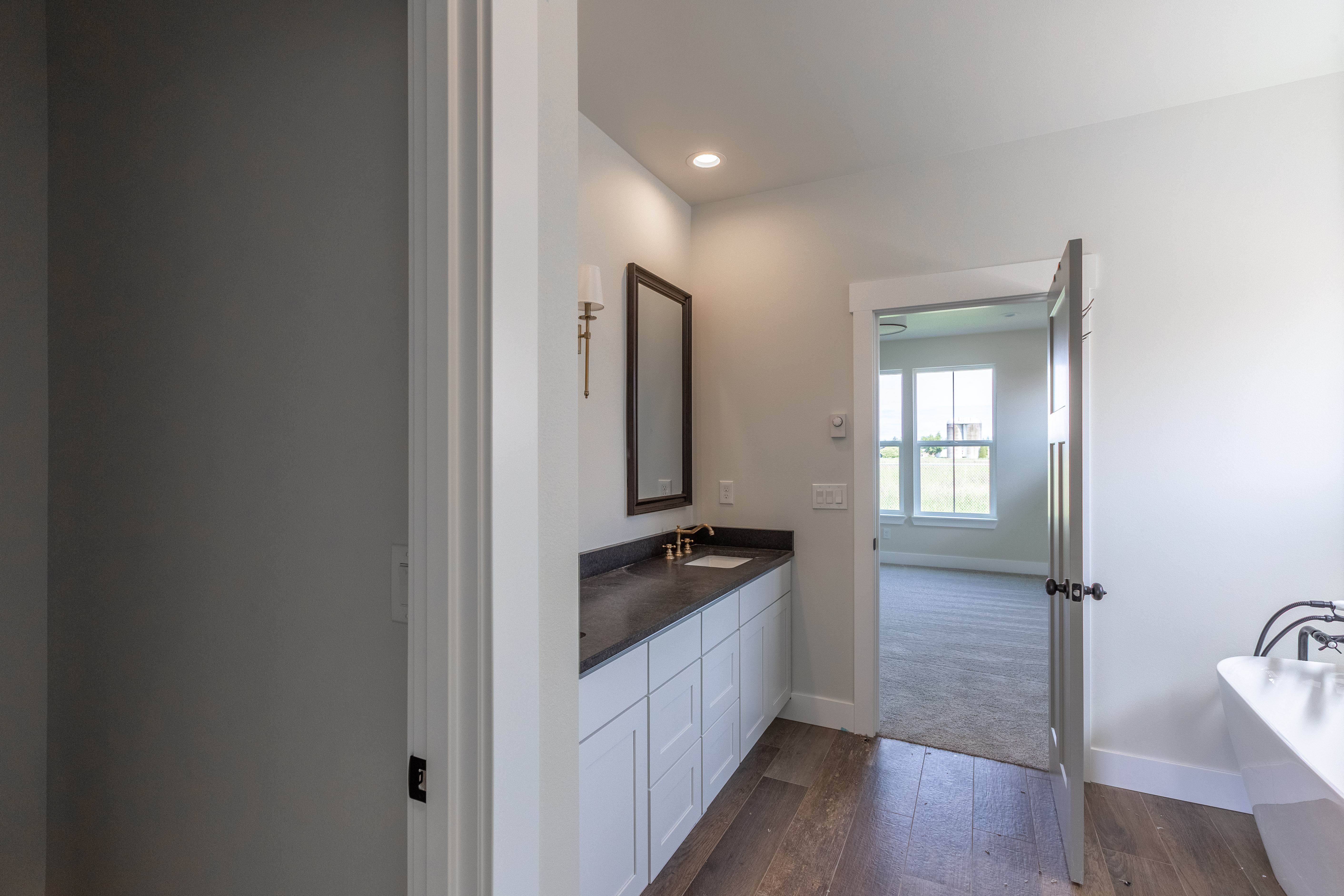 Contemporary Farmhouse 820